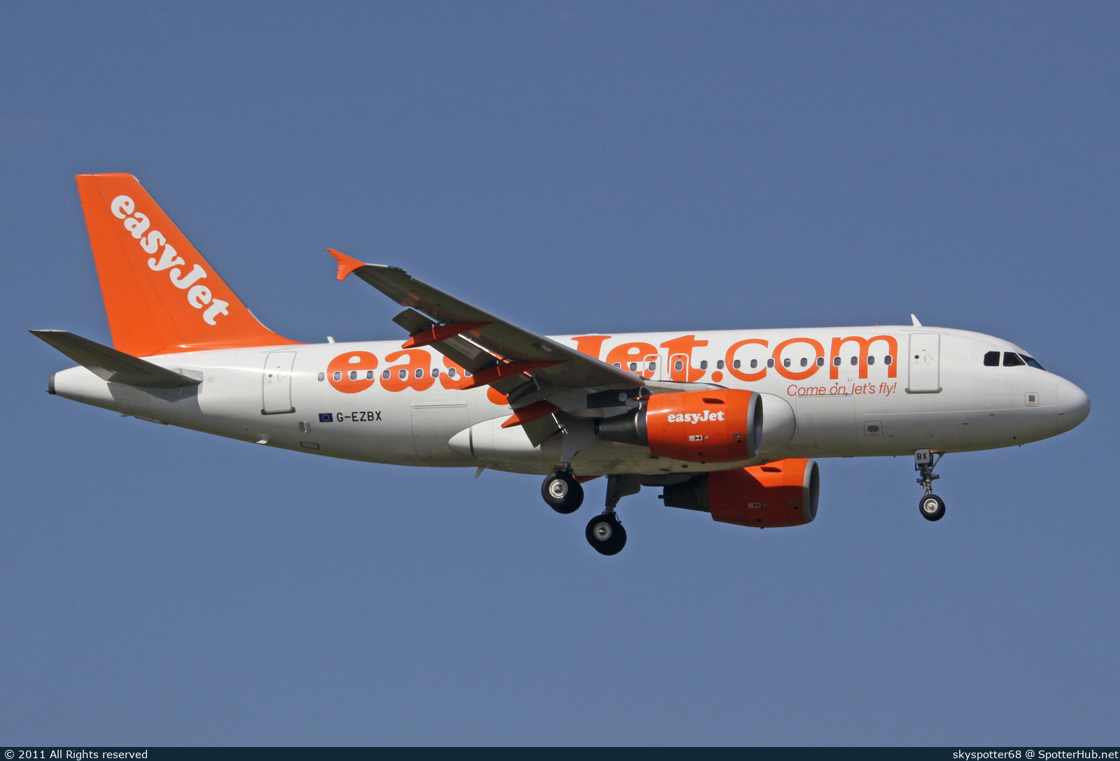 Photo of G-EZBX - Airbus A319-111 operated by easyJet