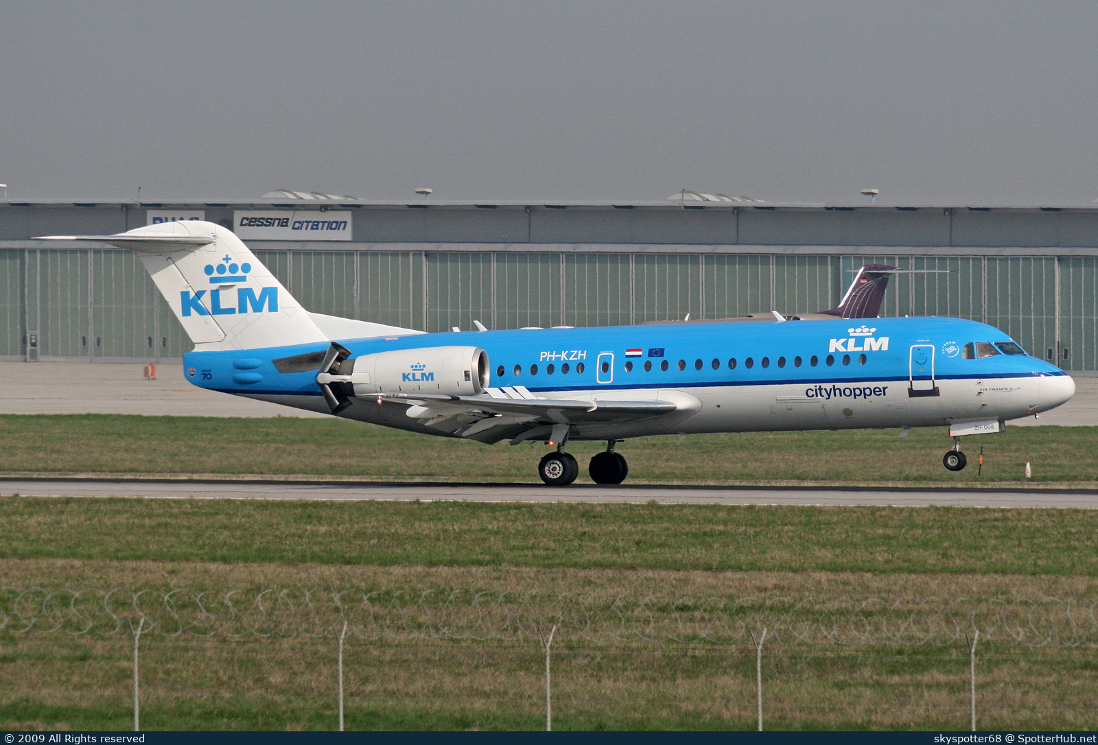 Photo of PH-KZH - Fokker 70 operated by KLM Cityhopper