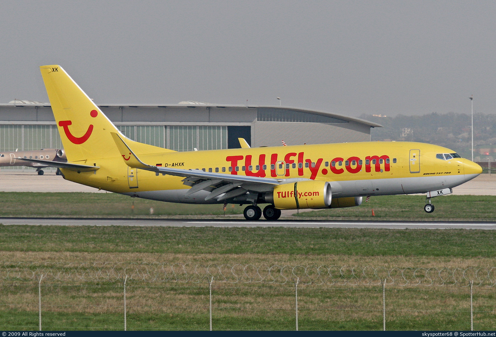 Photo of D-AHXK - Boeing 737-7K5 operated by TUIfly