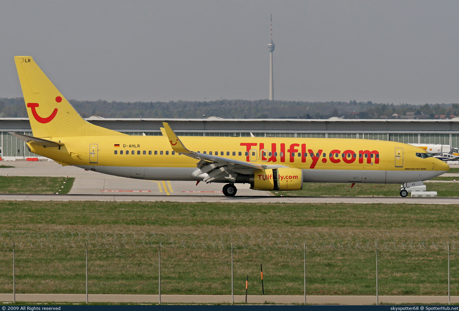Photo of D-AHLR - Boeing 737-8K5 operated by TUIfly