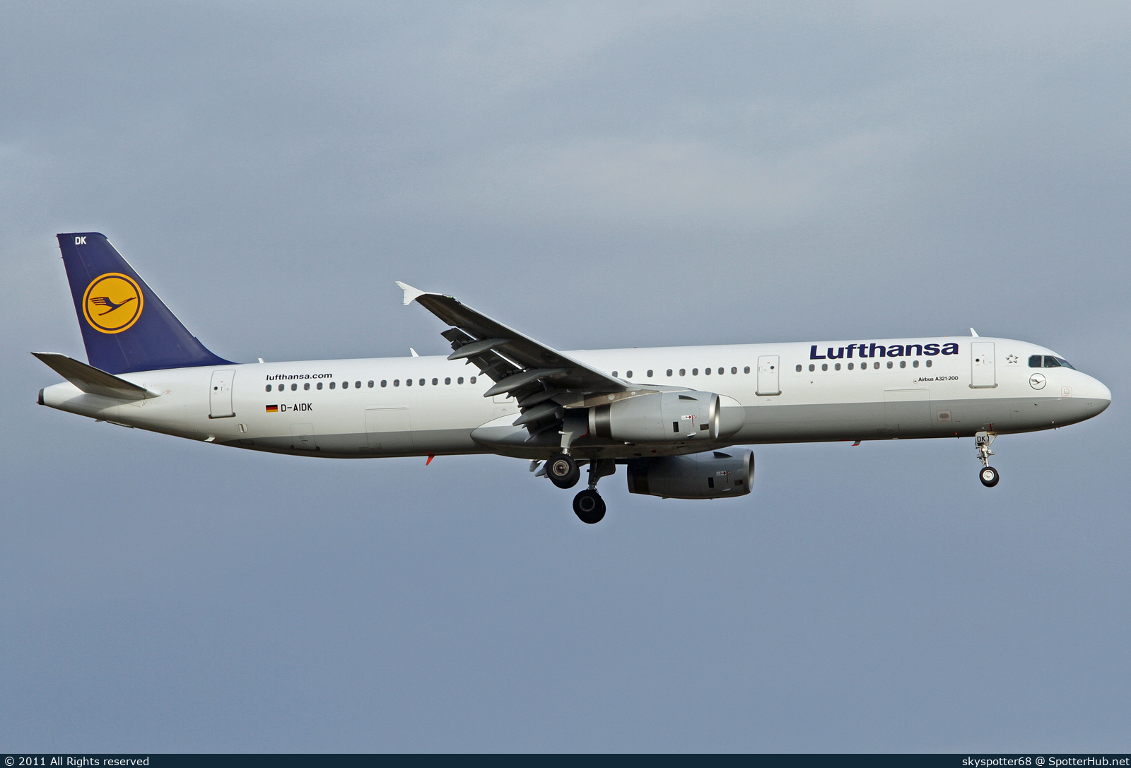 Photo of D-AIDK - Airbus A321-231 operated by Lufthansa