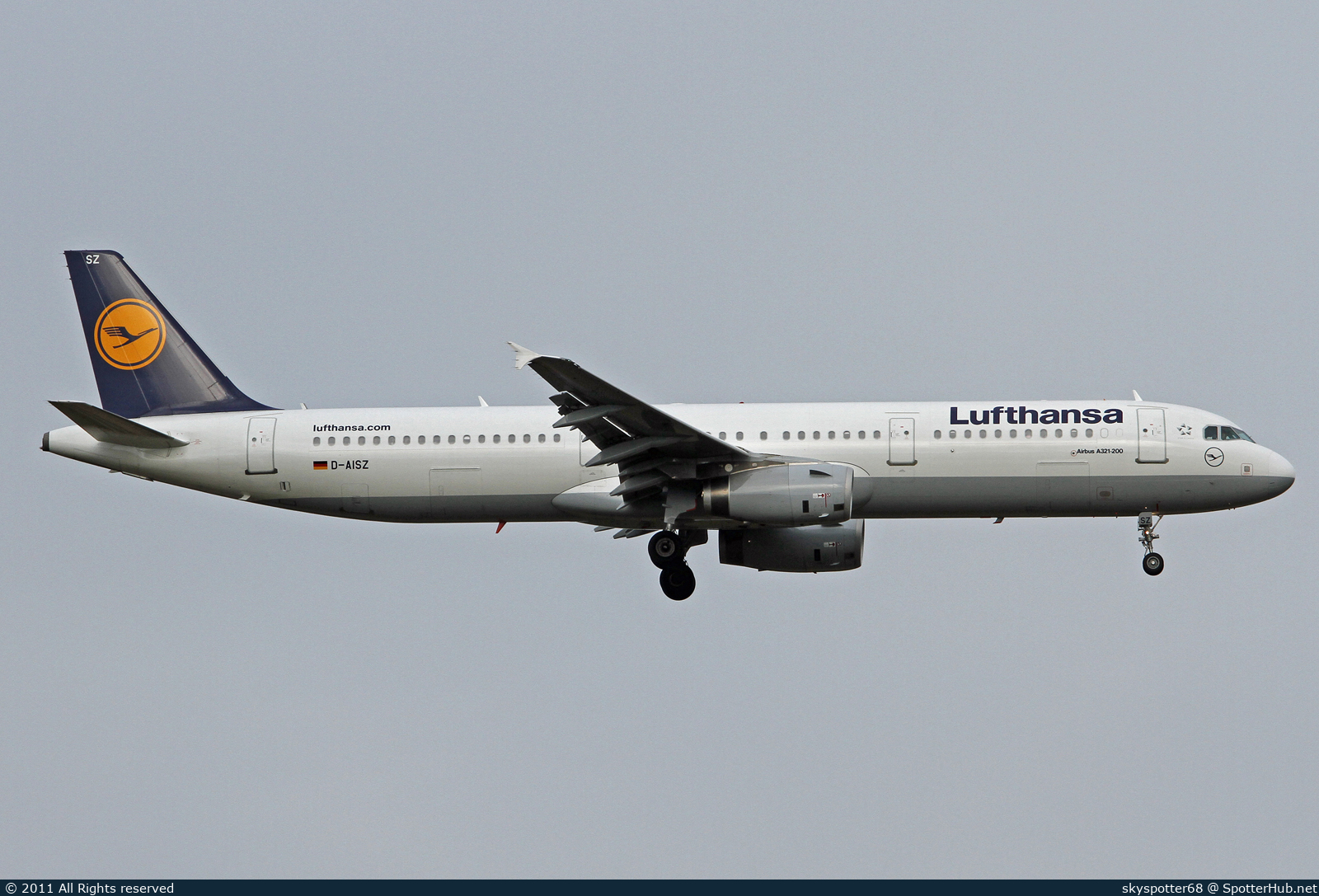 Photo of D-AISZ - Airbus A321-231 operated by Lufthansa