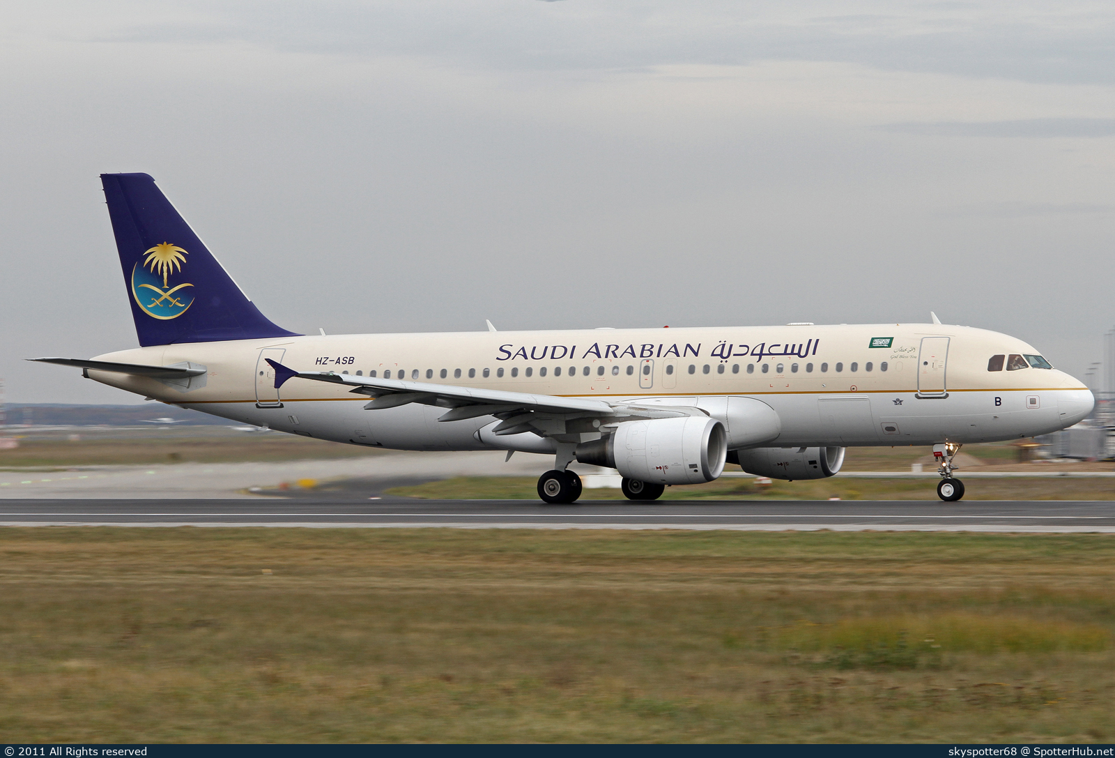 Photo of HZ-ASB - Airbus A320-214 operated by Saudi Arabian Airlines
