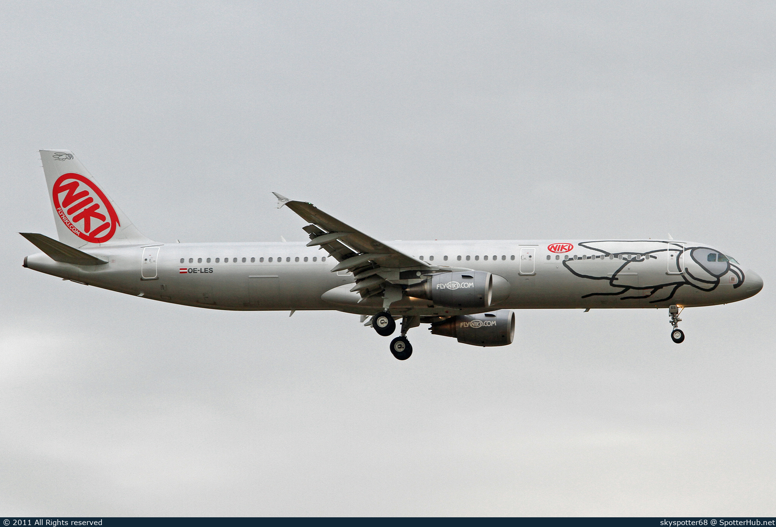 Photo of OE-LES - Airbus A321-211 operated by Niki