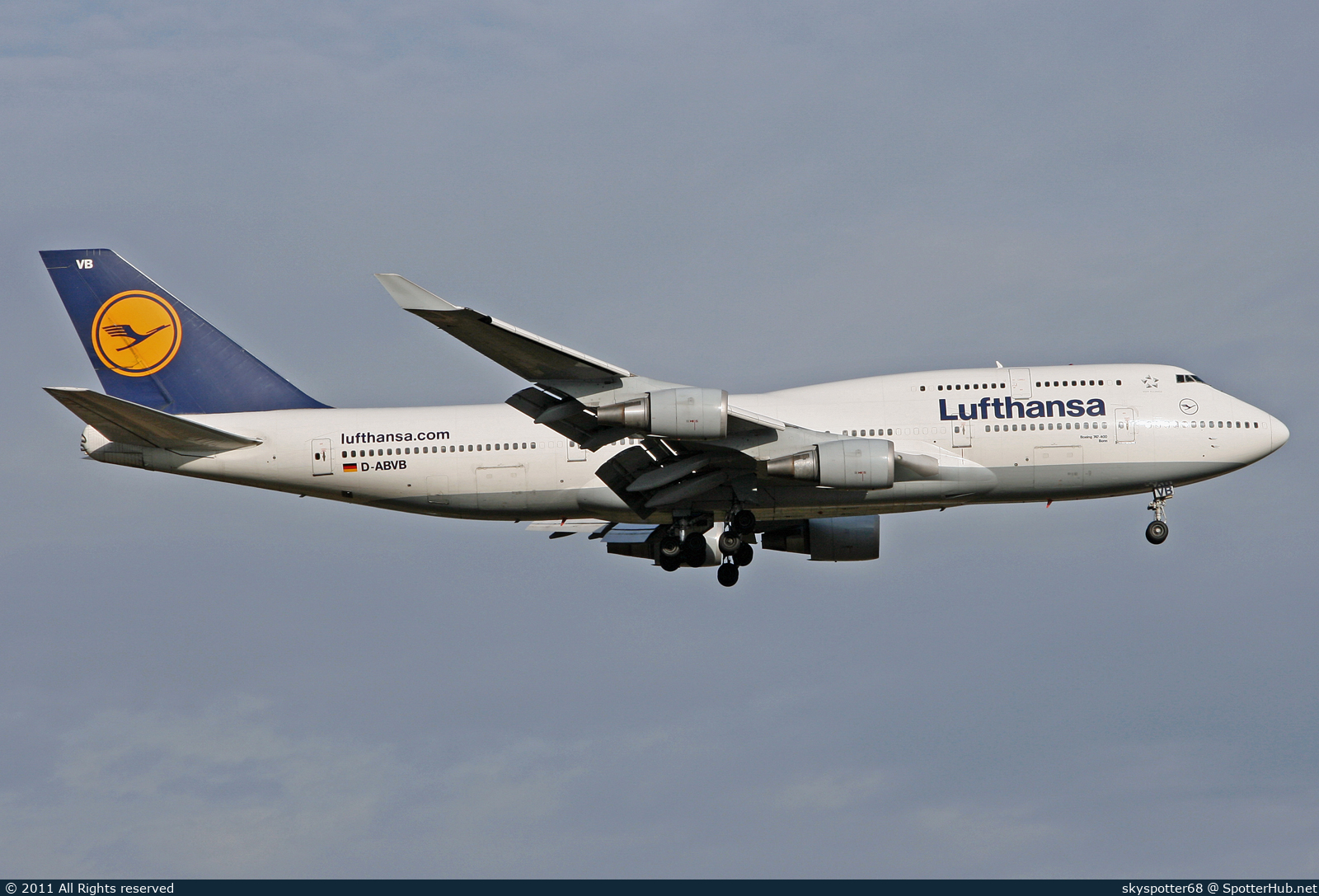 Photo of D-ABVB - Boeing 747-430 operated by Lufthansa