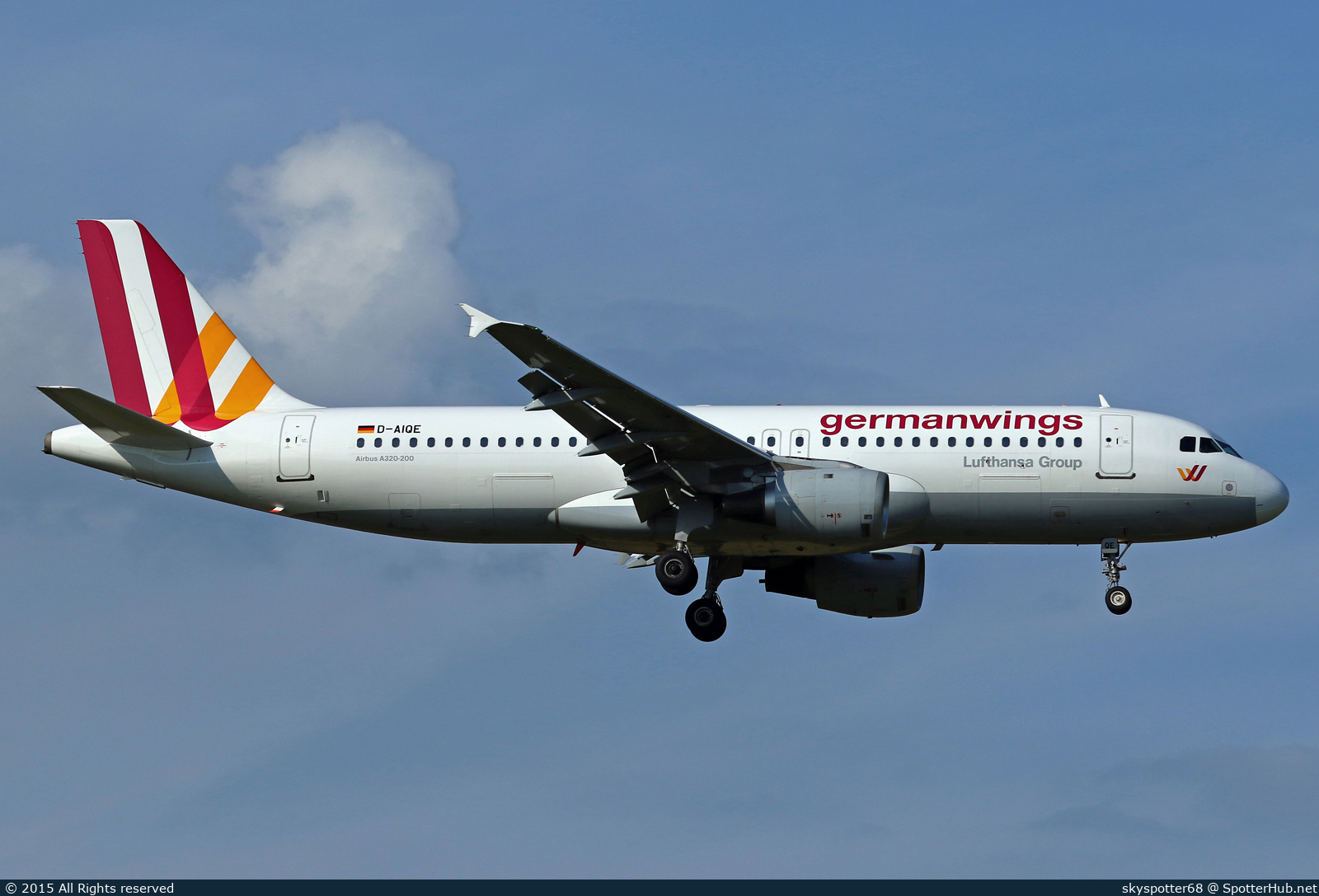 Photo of D-AIQE - Airbus A320-211 operated by Germanwings