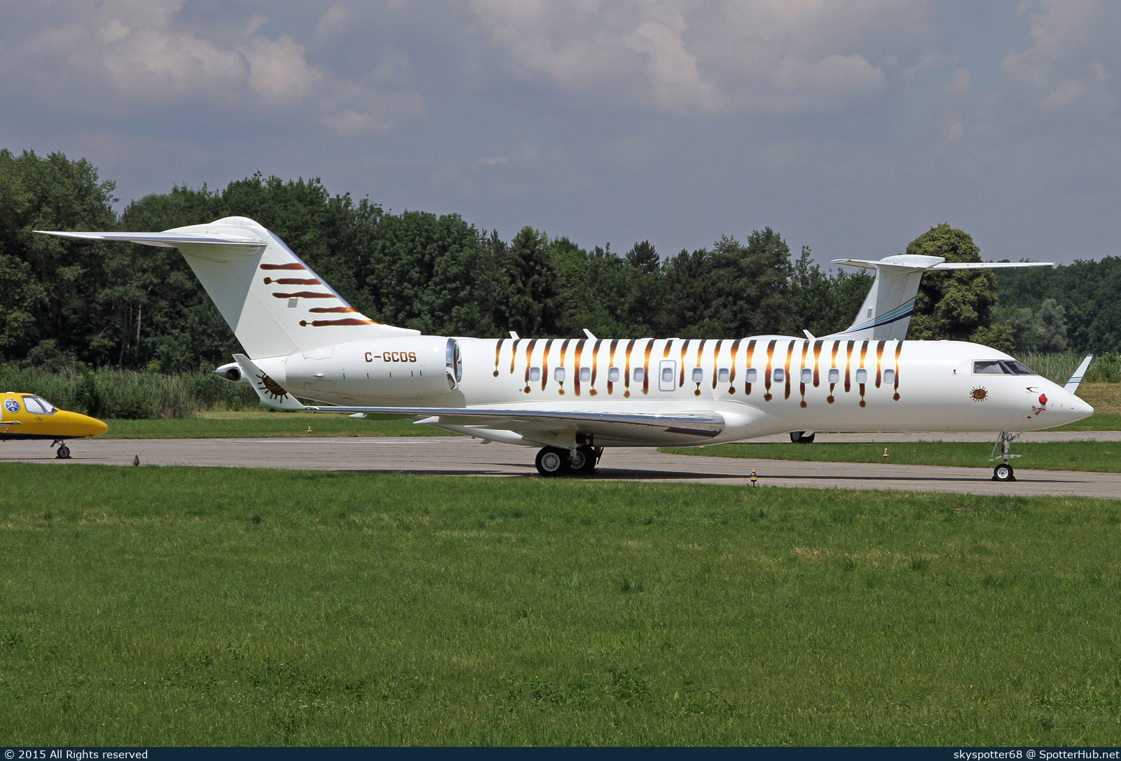 Photo of C-GCDS - Bombardier Global Express operated by Execaire