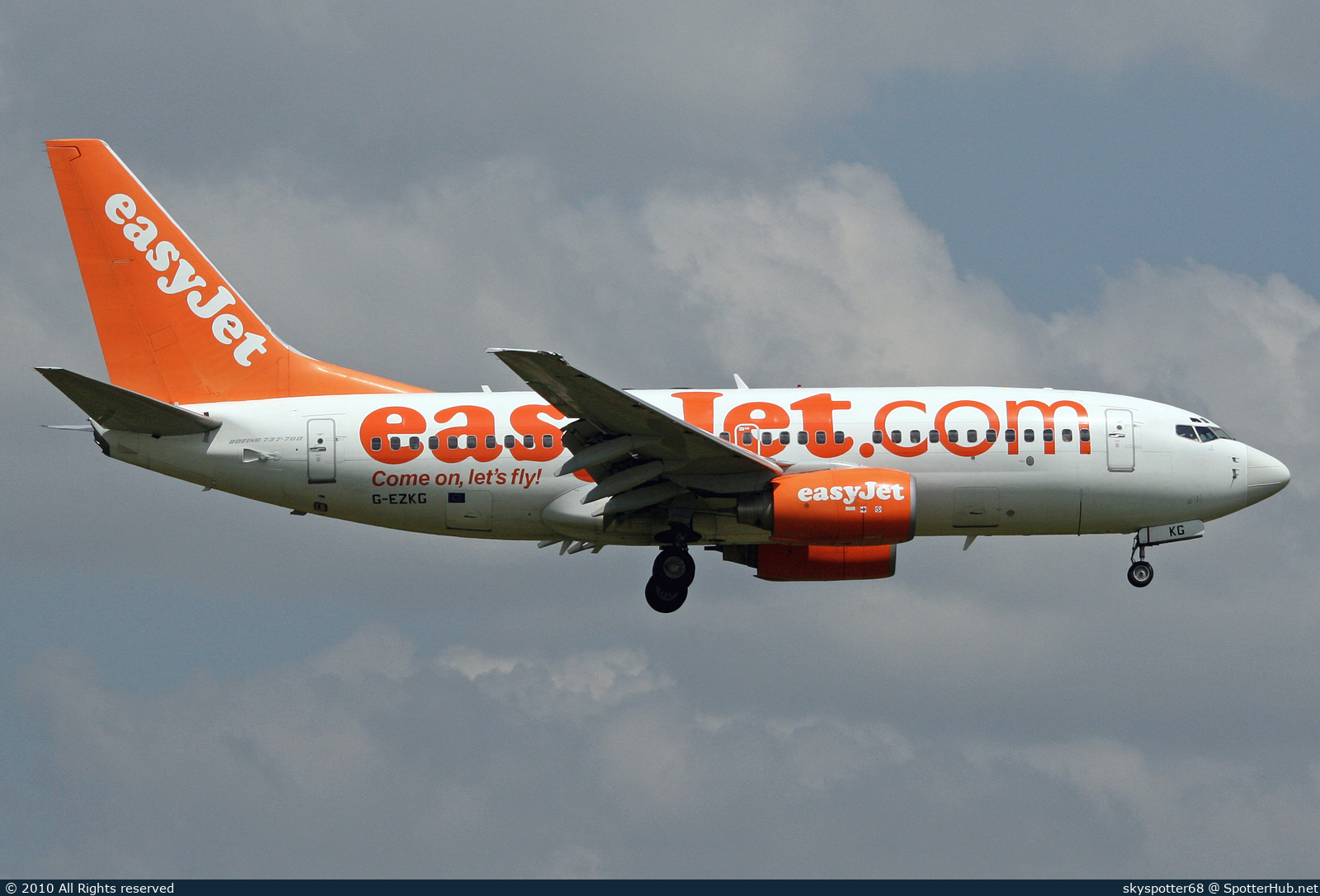 Photo of G-EZKG - Boeing 737-73V operated by easyJet