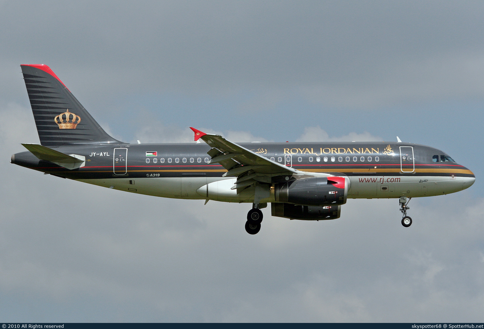 Photo of JY-AYL - Airbus A319-132 operated by Royal Jordanian Airlines