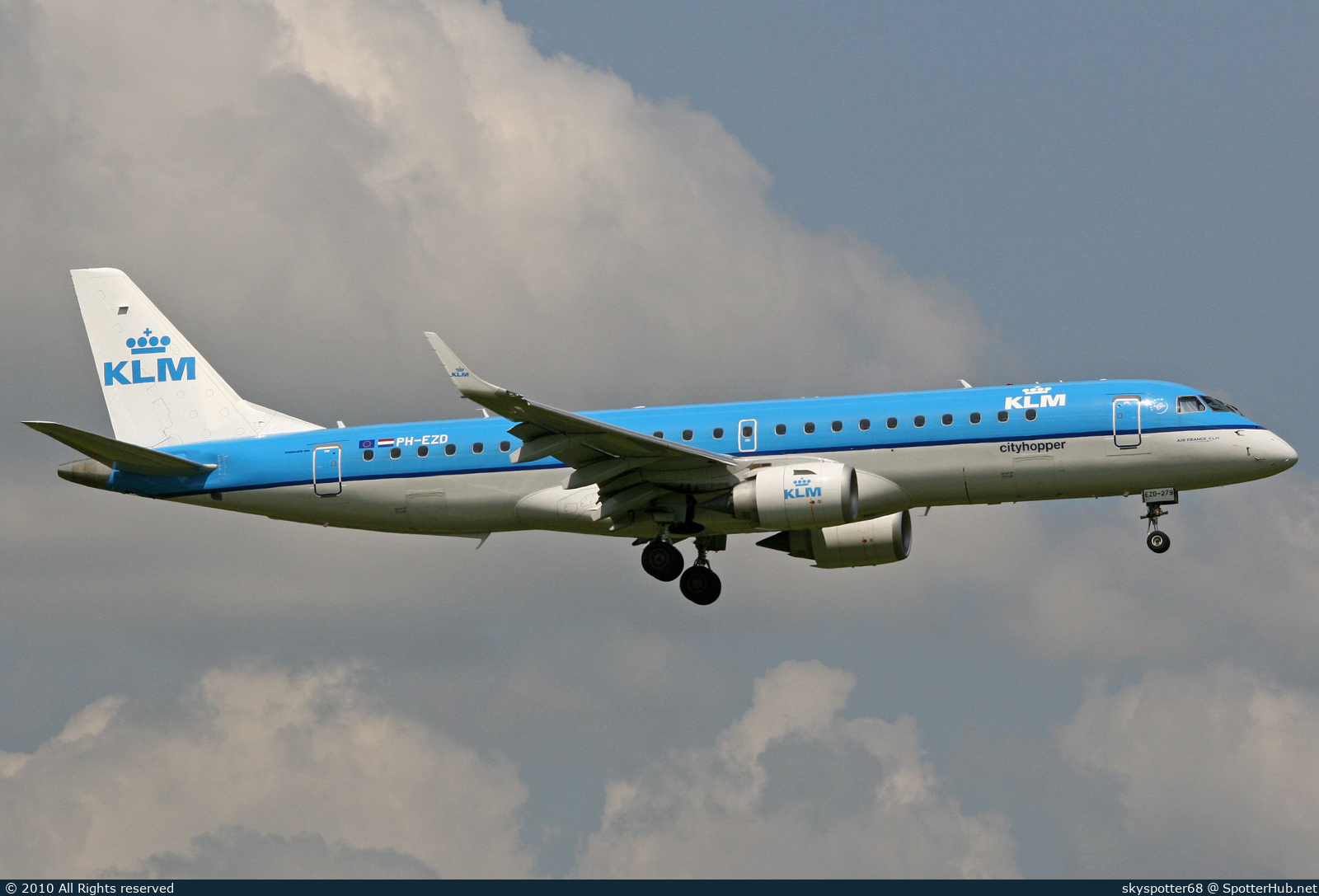 Photo of PH-EZD - Embraer ERJ-190STD operated by KLM Cityhopper