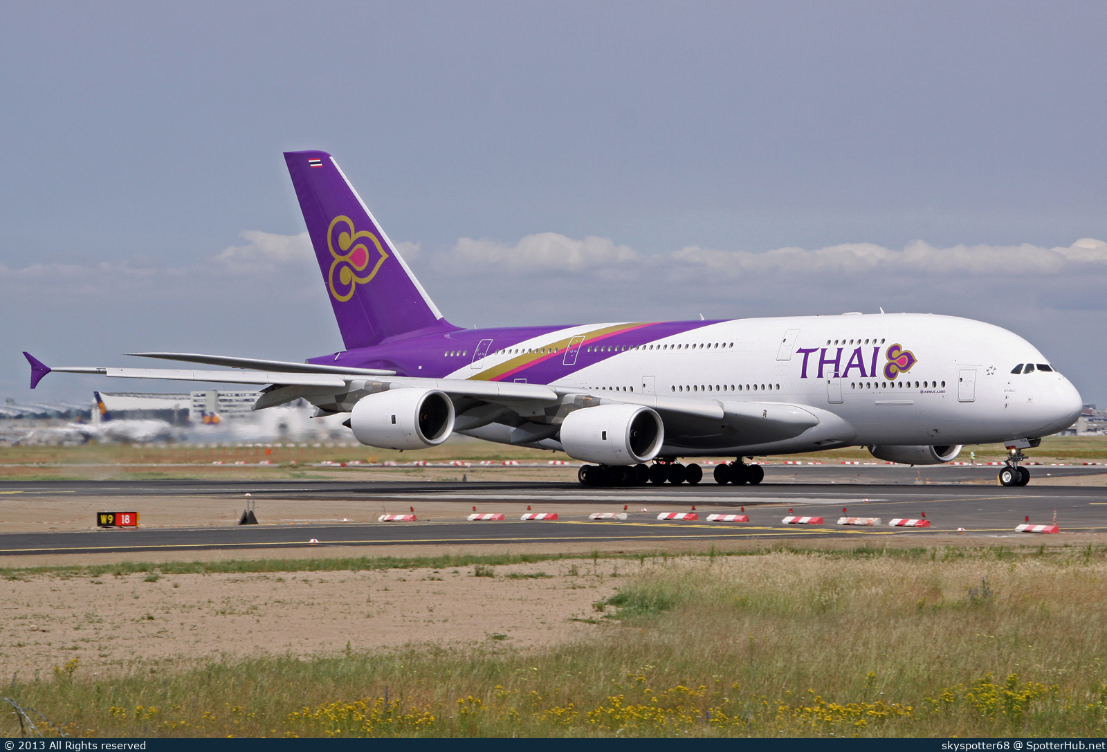 Photo of HS-TUA - Airbus A380-841 operated by Thai Airways International