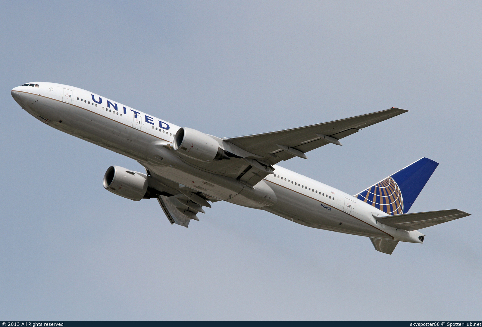 Photo of N769UA - Boeing 777-222 operated by United Airlines