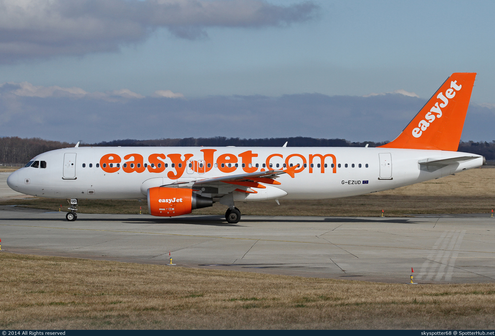 Photo of G-EZUD - Airbus A320-214 operated by easyJet