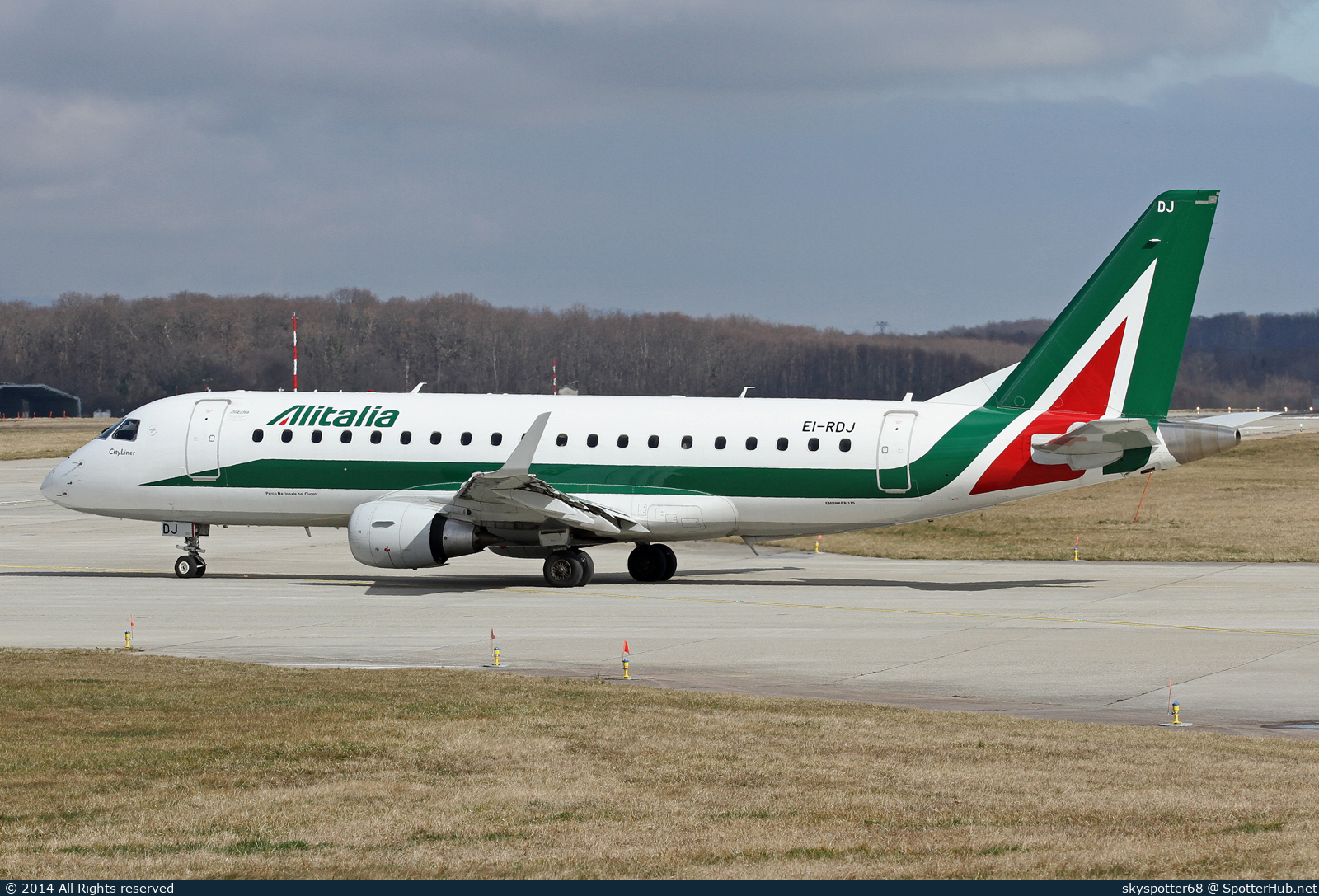 Photo of EI-RDJ - Embraer ERJ-175STD operated by Alitalia CityLiner