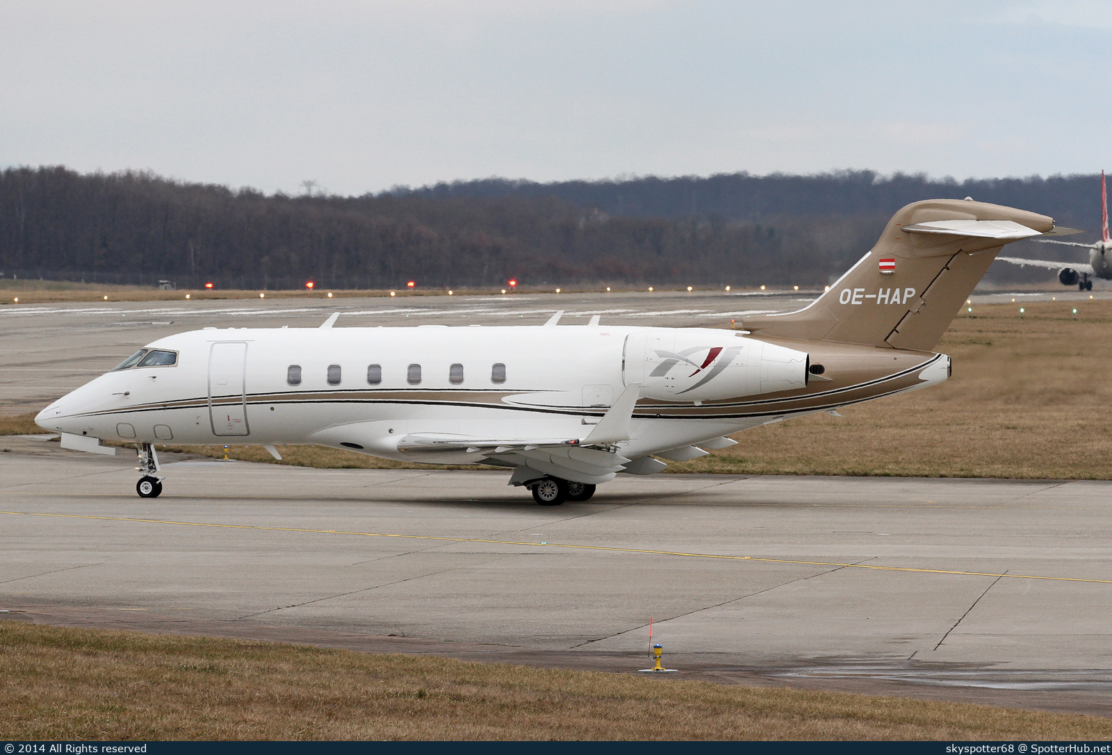 Photo of OE-HAP - Bombardier Challenger 300 operated by Avcon Jet