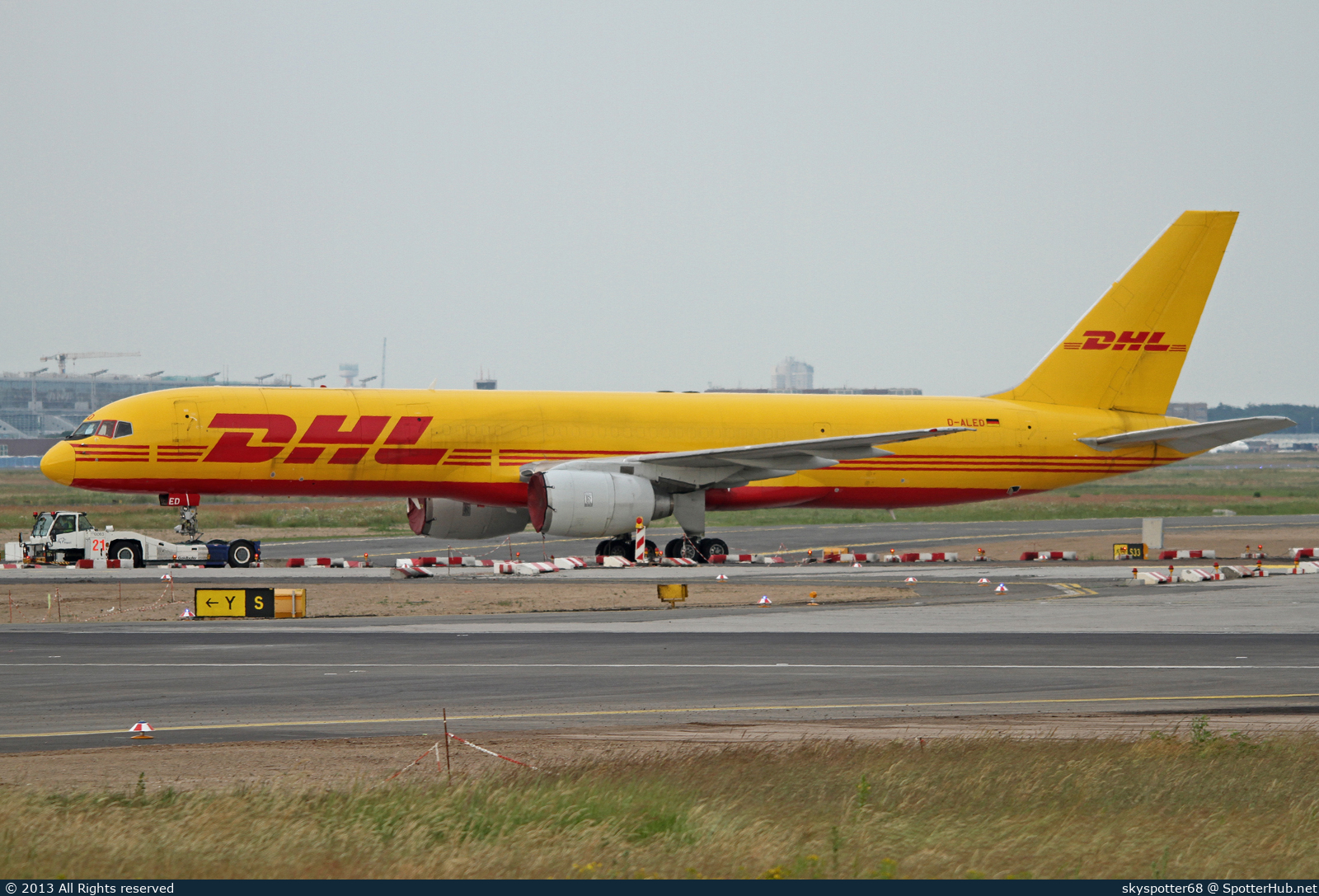 Photo of D-ALED - Boeing 757-236(SF) operated by European Air Transport