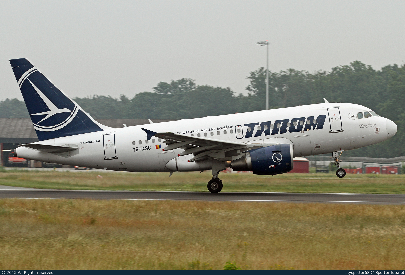 Photo of YR-ASC - Airbus A318-111 operated by Tarom - Romanian Air Transport