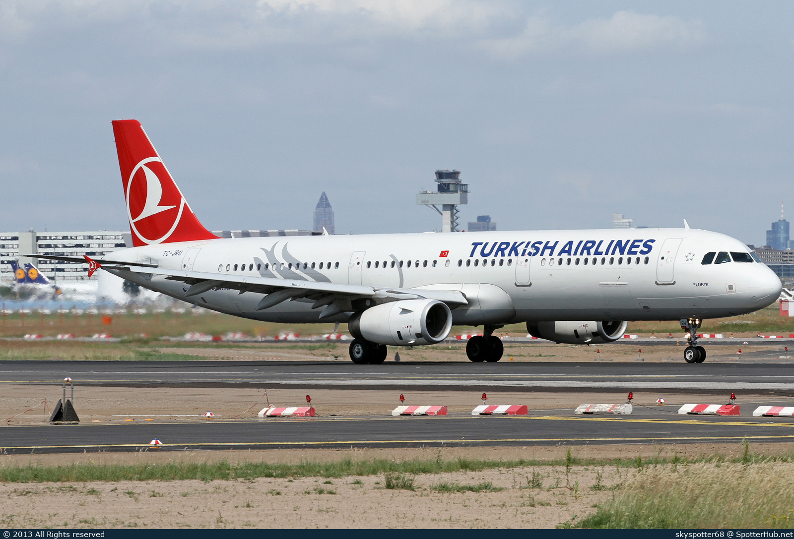 Photo of TC-JRU - Airbus A321-231 operated by Turkish Airlines