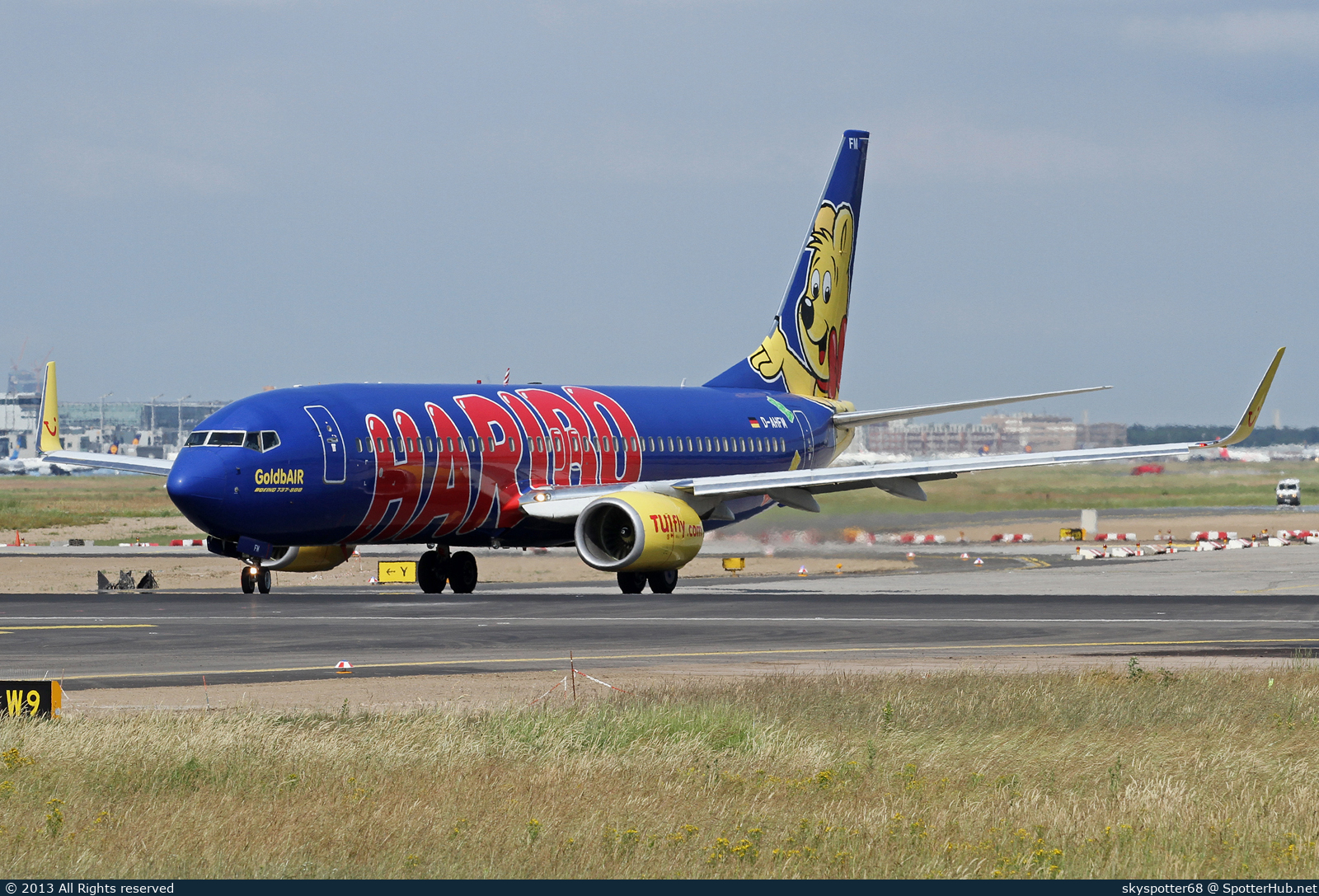 Photo of D-AHFM - Boeing 737-8K5 operated by TUIfly