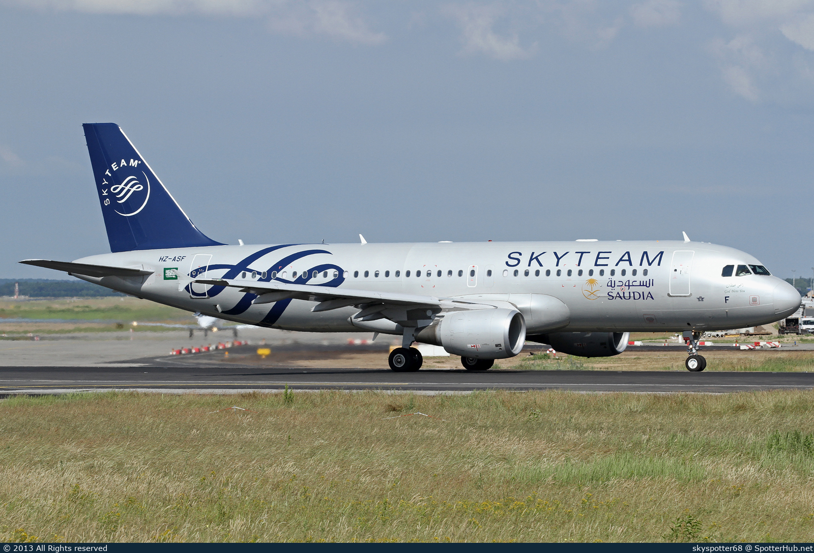 Photo of HZ-ASF - Airbus A320-214 operated by Saudia