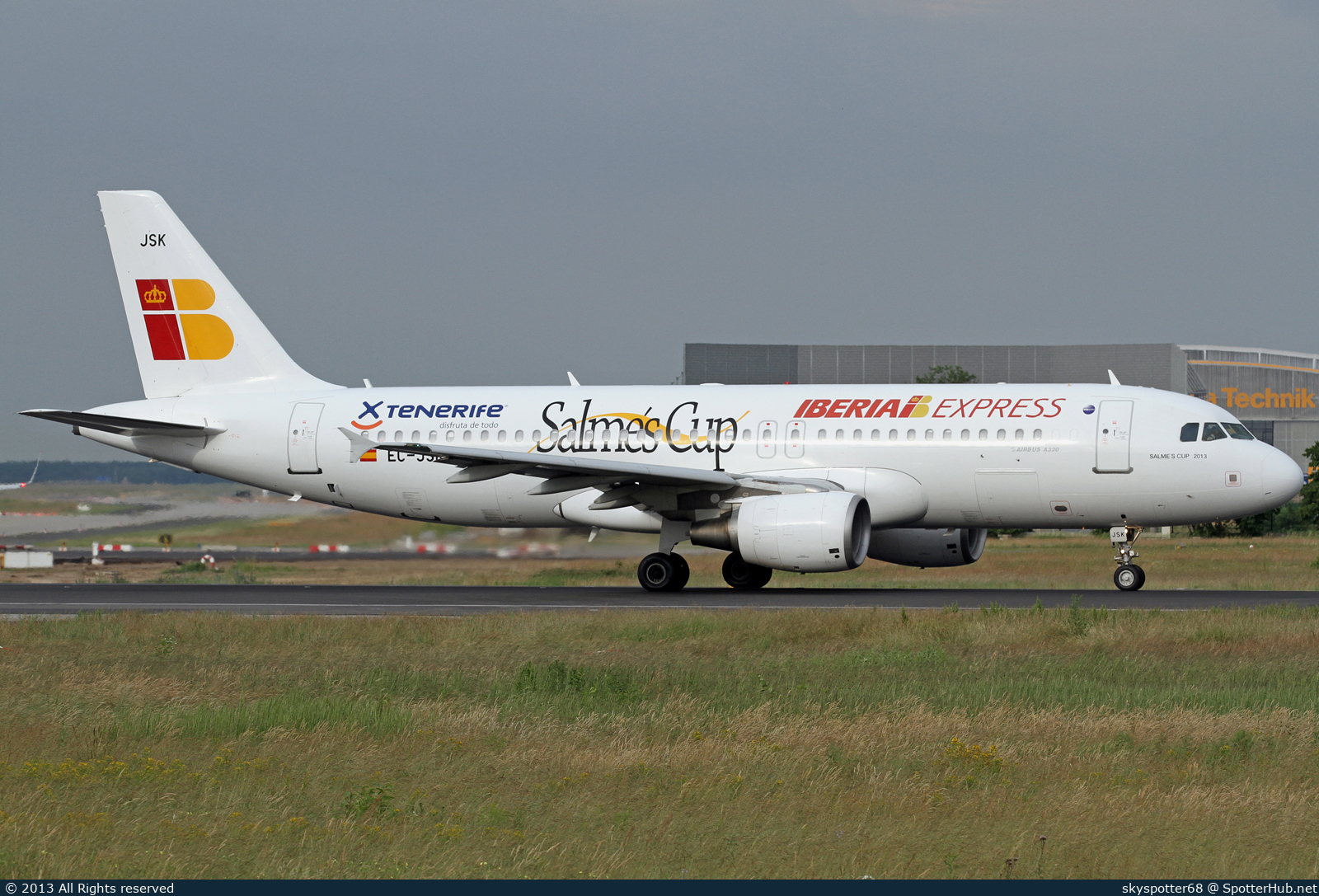 Photo of EC-JSK - Airbus A320-214 operated by Iberia Express