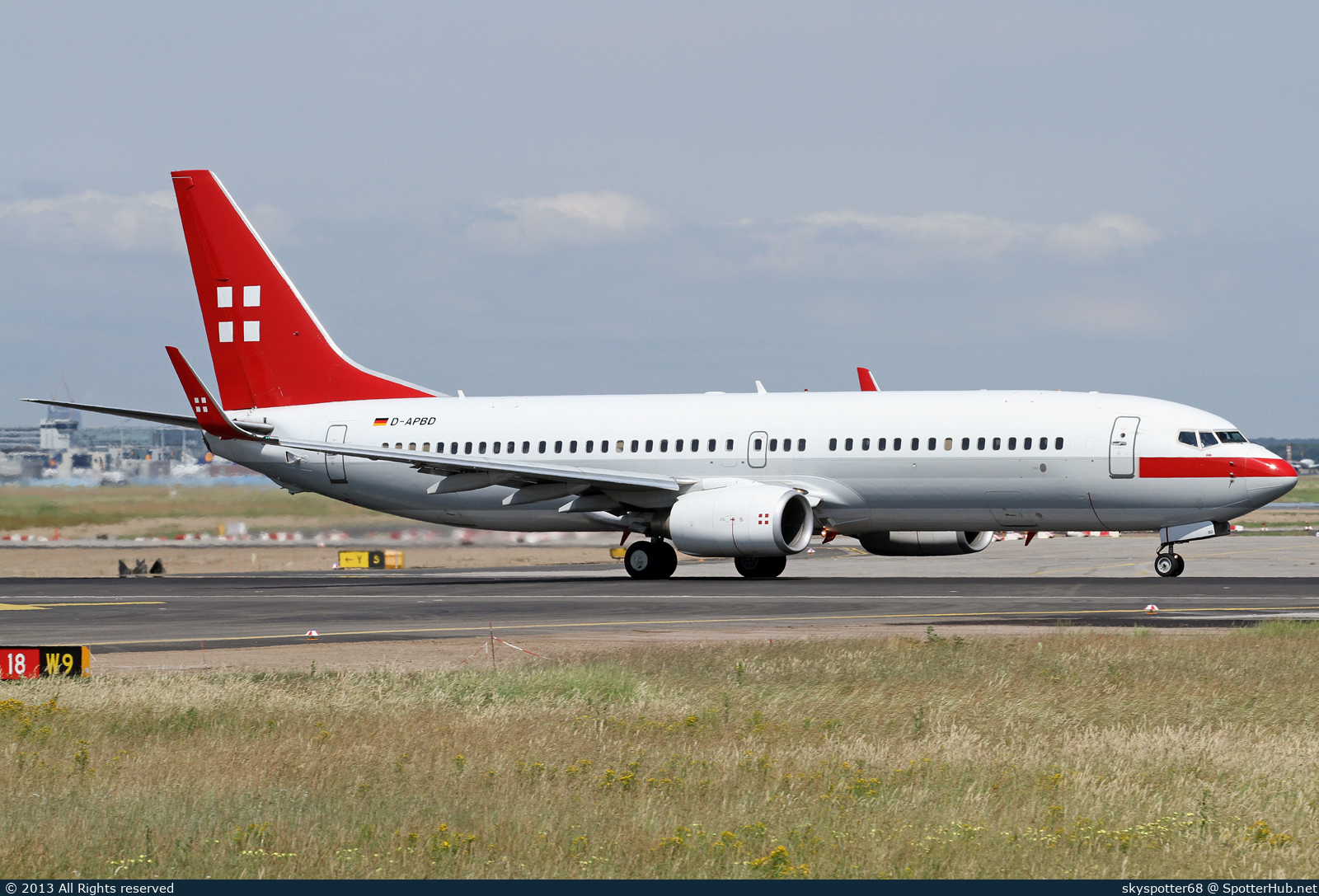 Photo of D-APBD - Boeing 737-8BK operated by PrivatAir Germany