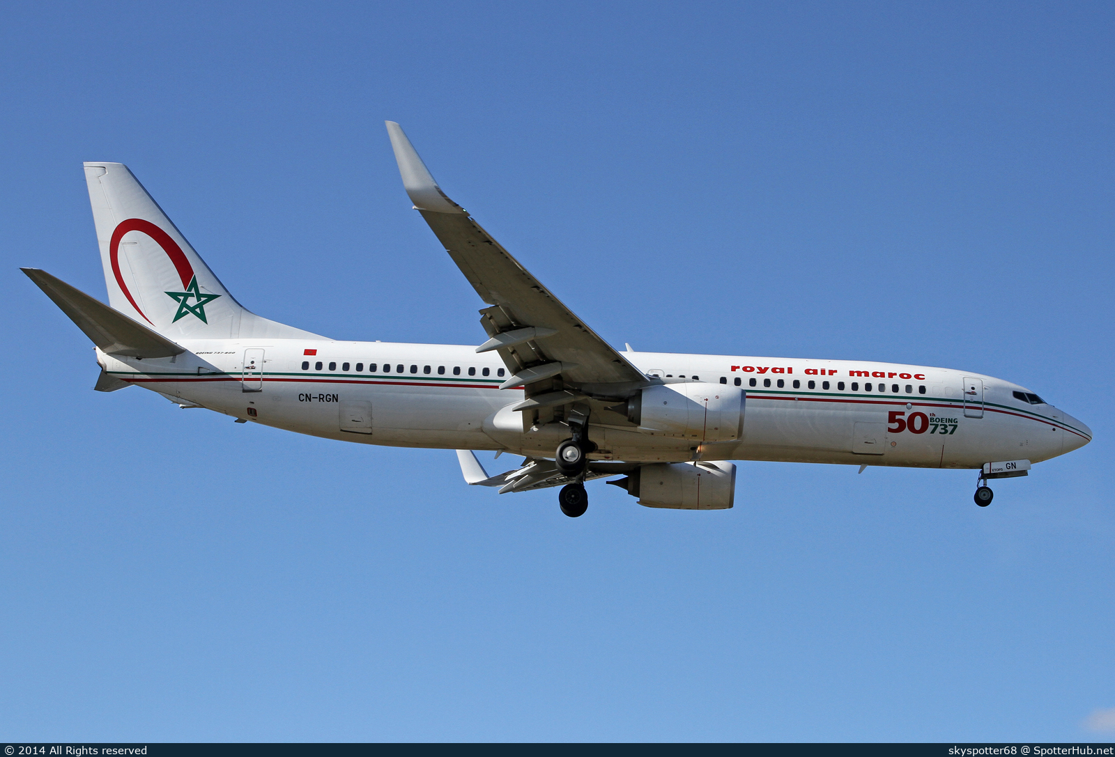 Photo of CN-RGN - Boeing 737-8B6 operated by Royal Air Maroc