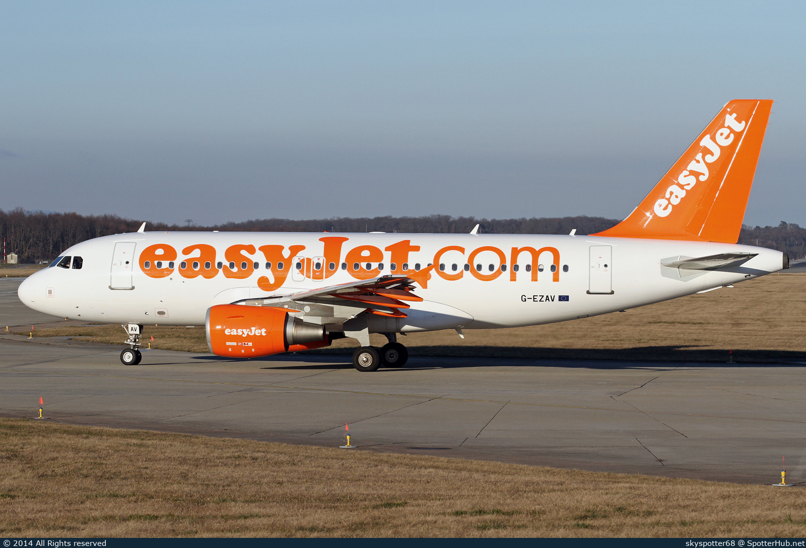Photo of G-EZAV - Airbus A319-111 operated by easyJet