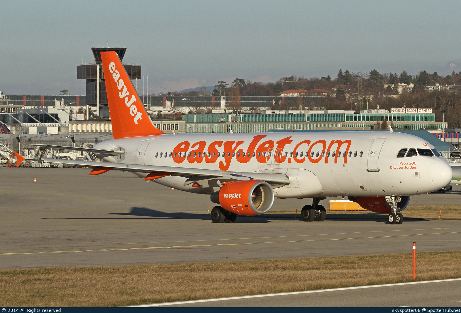 Photo of G-EZUY - Airbus A320-214 operated by easyJet