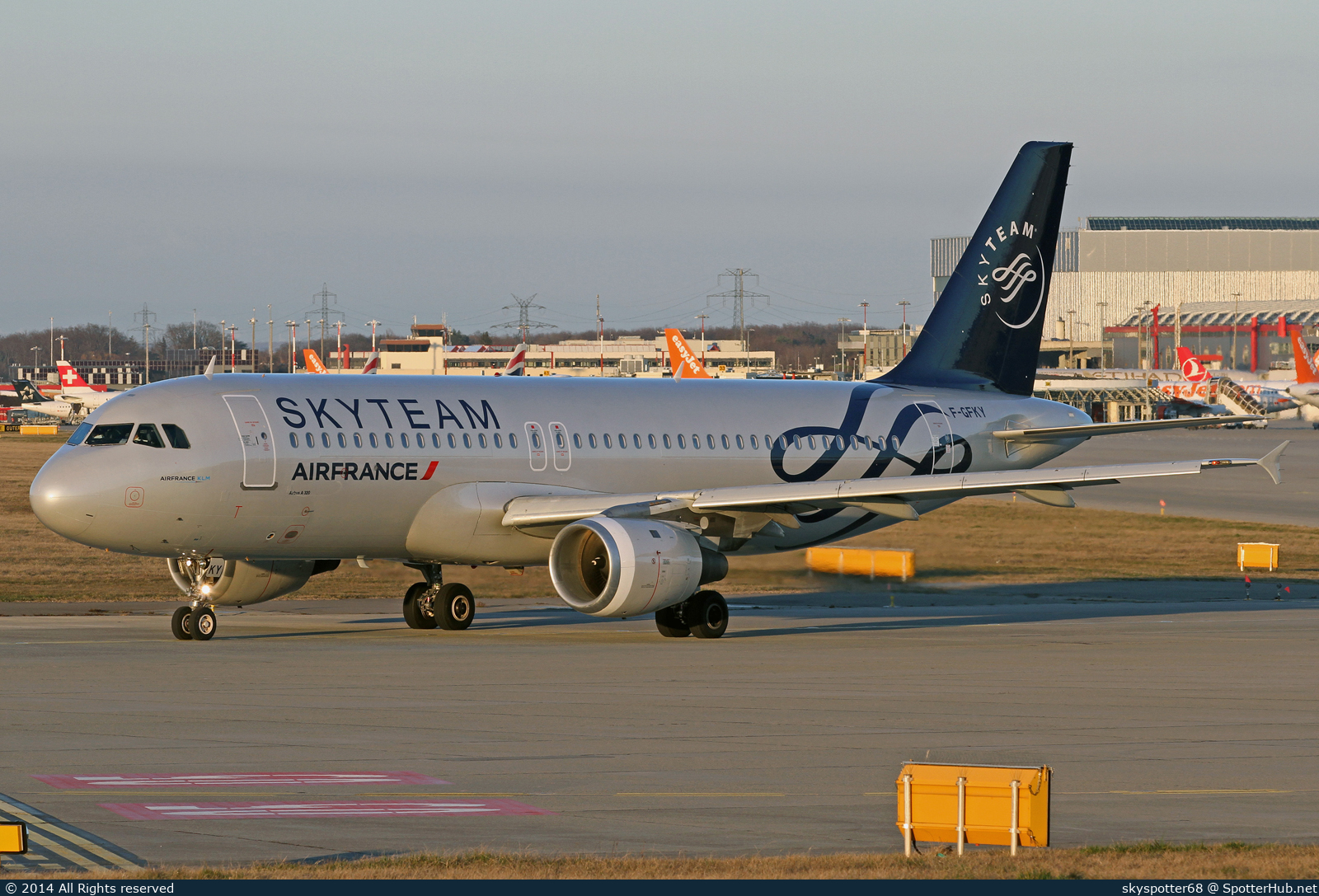 Photo of F-GFKY - Airbus A320-211 operated by Air France