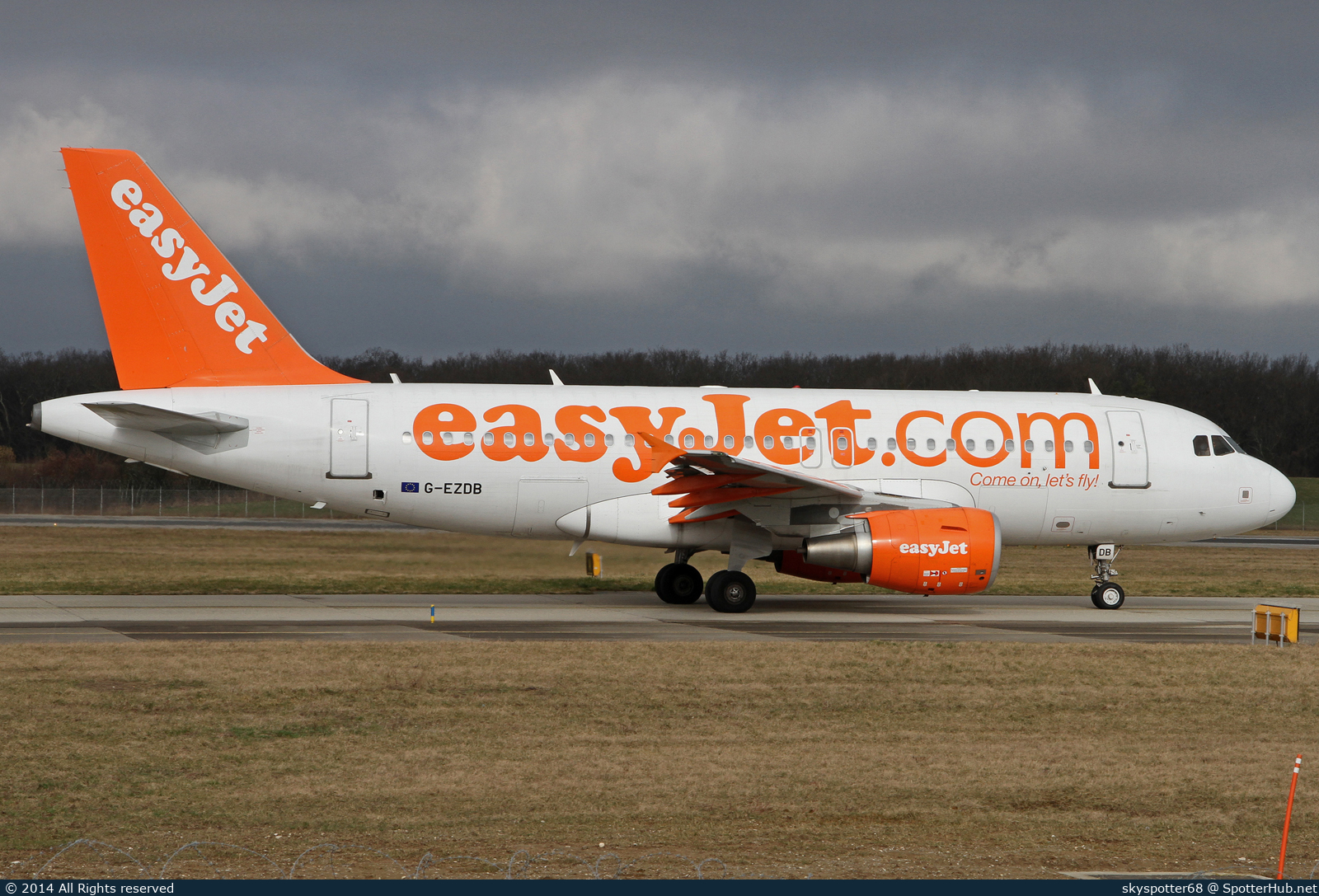 Photo of G-EZDB - Airbus A319-111 operated by easyJet