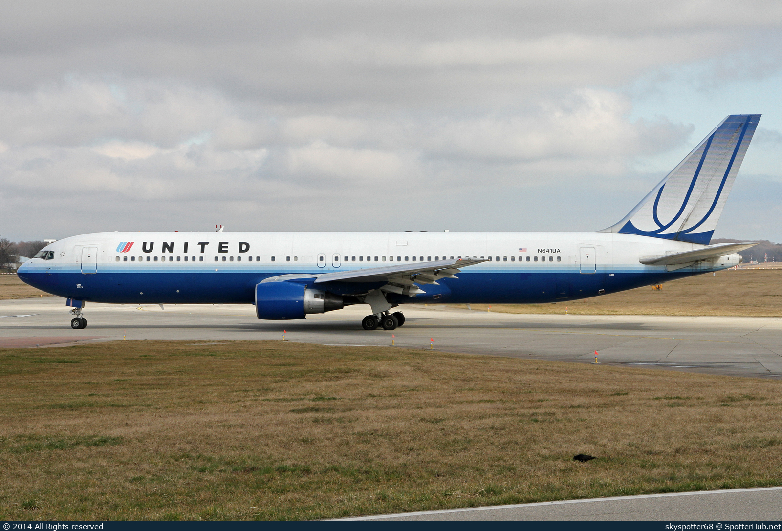 Photo of N641UA - Boeing 767-322(ER) operated by United Airlines