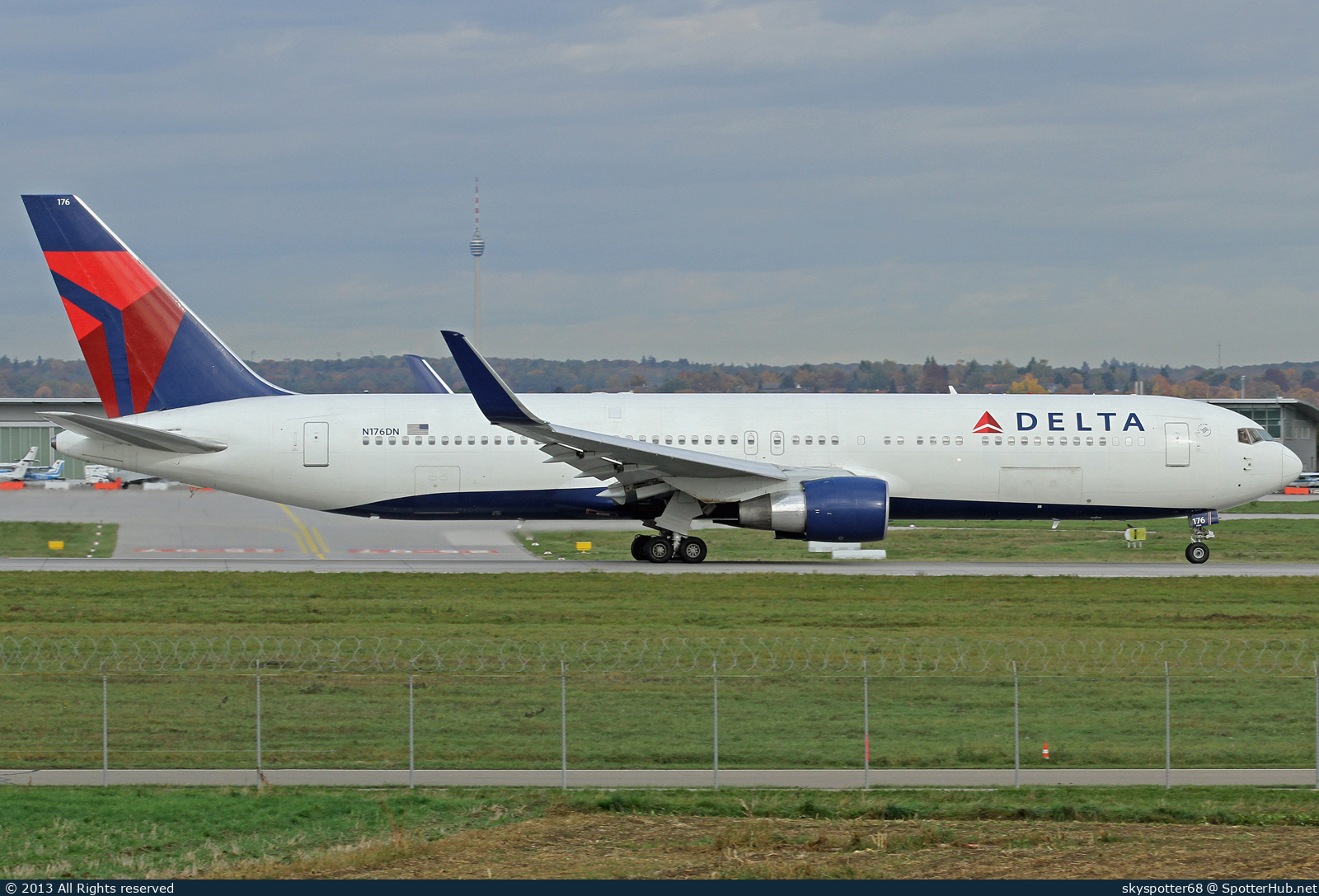 Photo of N176DN - Boeing 767-332(ER) operated by Delta Air Lines