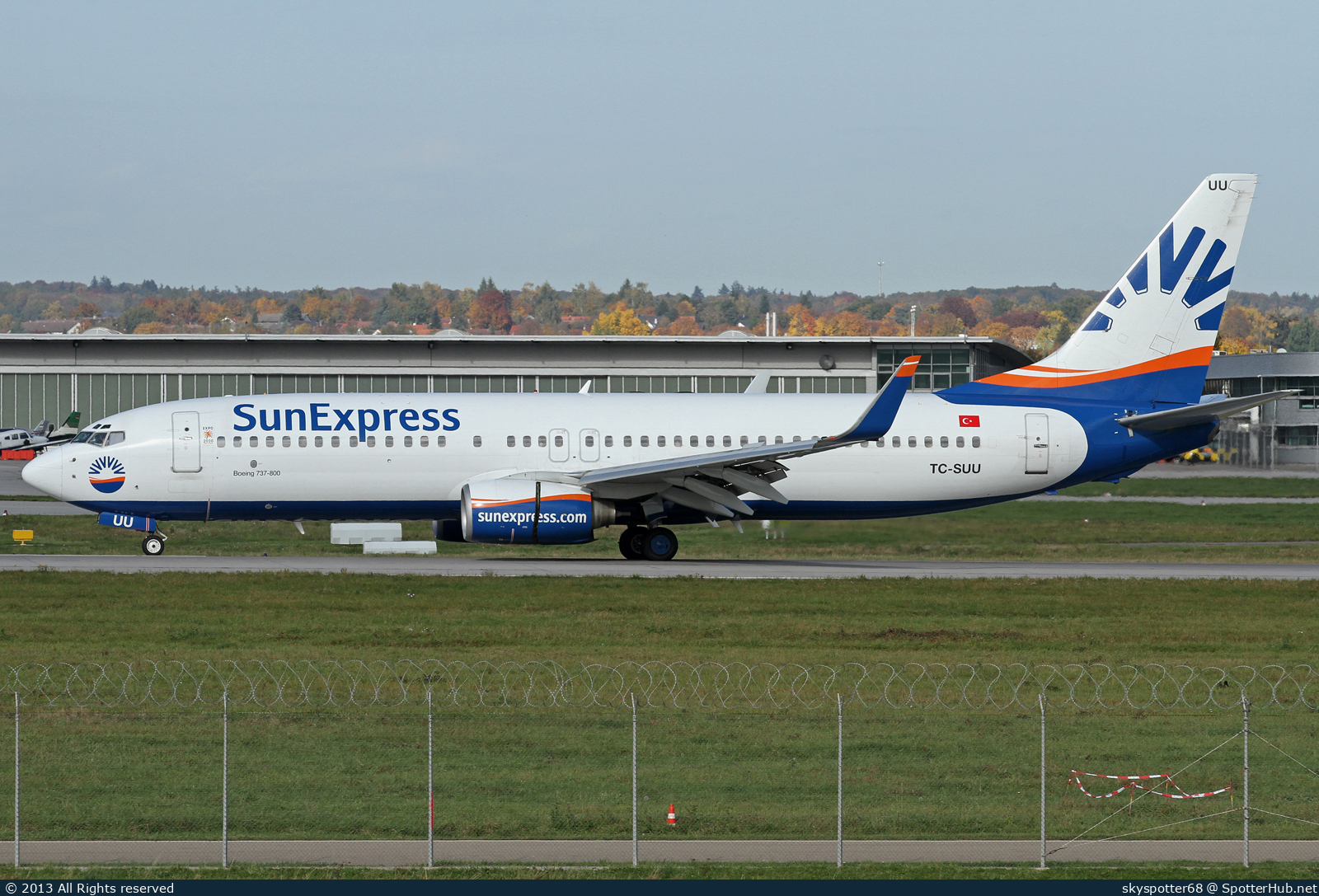 Photo of TC-SUU - Boeing 737-86Q operated by SunExpress