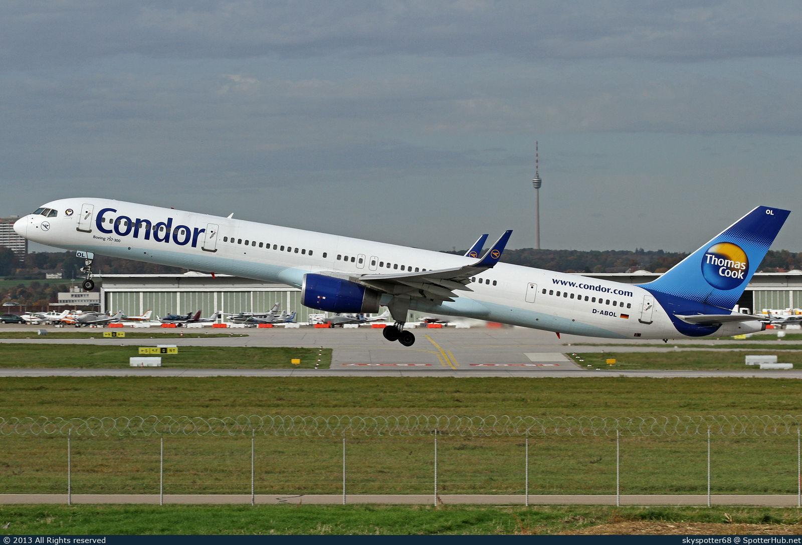 Photo of D-ABOL - Boeing 757-330 operated by Condor