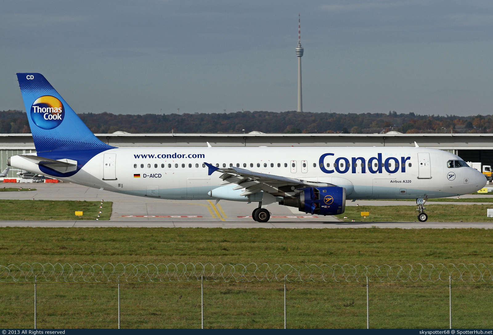 Photo of D-AICD - Airbus A320-212 operated by Condor