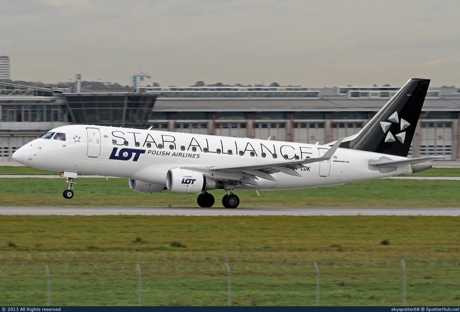 Photo of SP-LDK - Embraer ERJ-170LR operated by LOT Polish Airlines