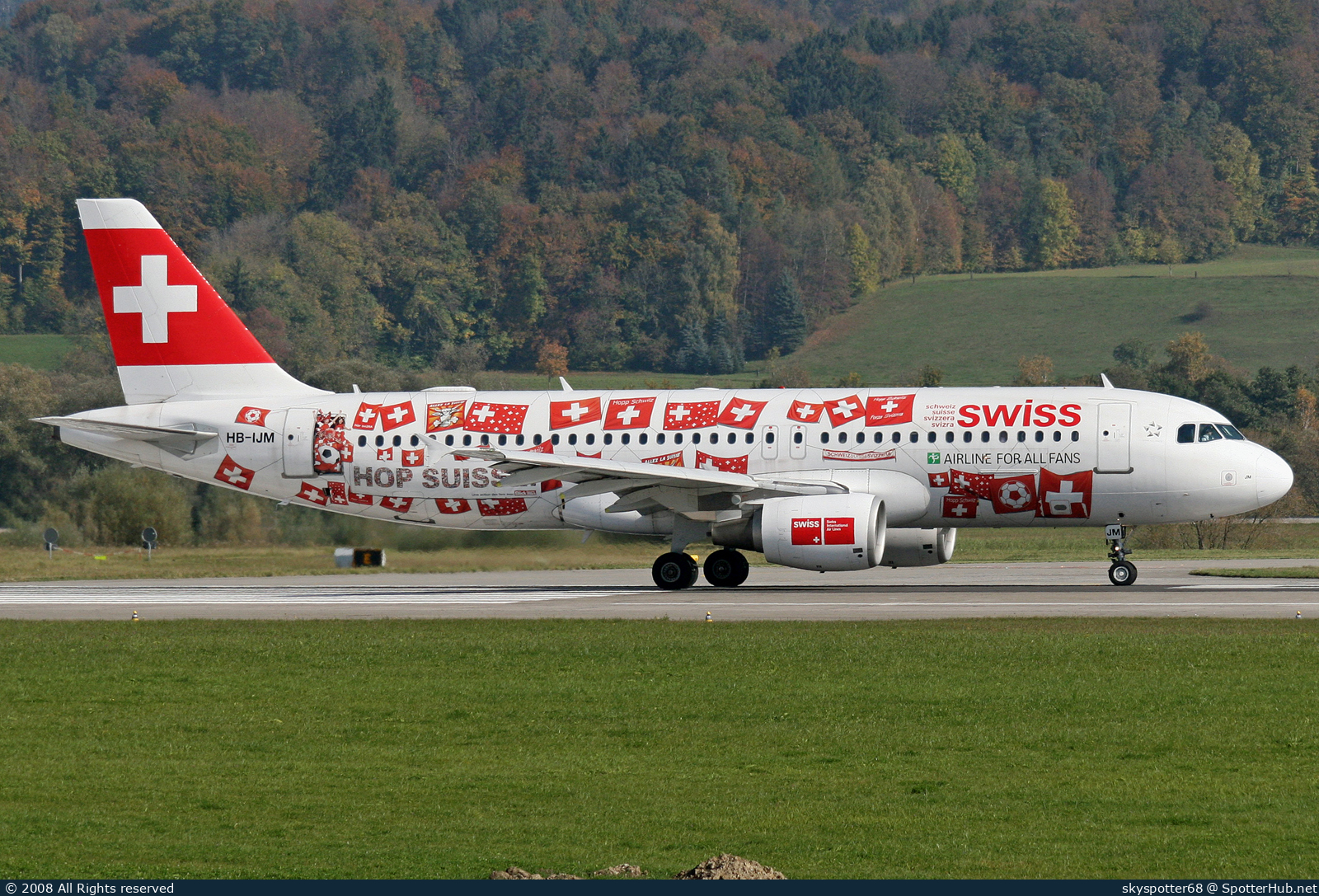 Photo of HB-IJM - Airbus A320-214 operated by Swiss International Air Lines