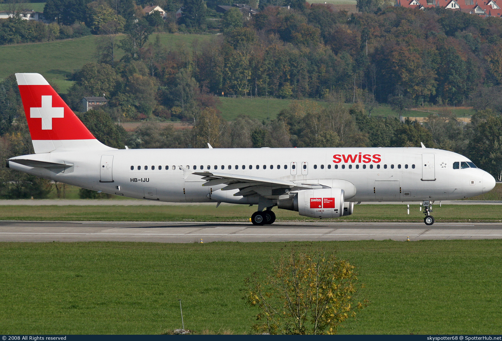 Photo of HB-IJU - Airbus A320-214 operated by Swiss International Air Lines