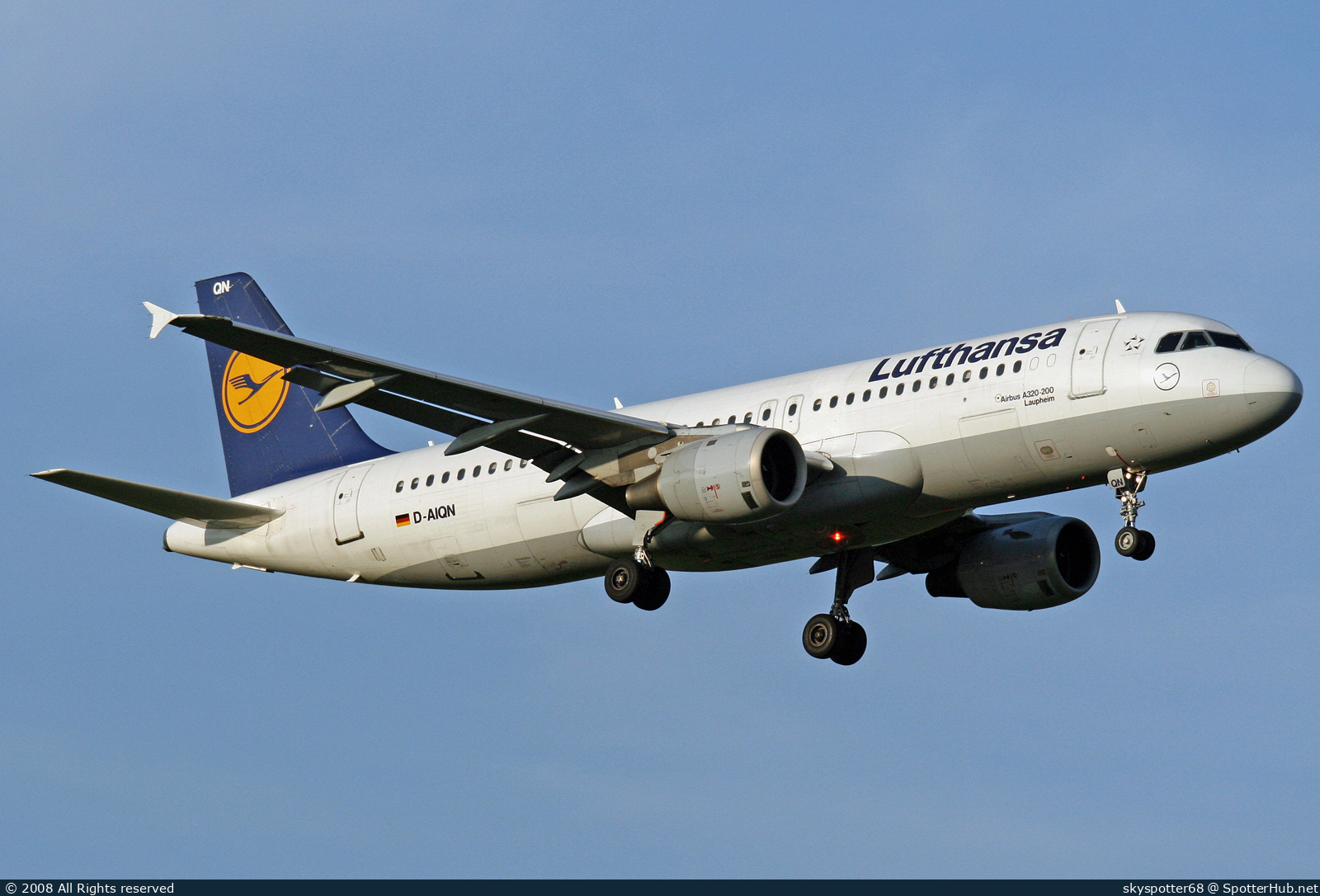 Photo of D-AIQN - Airbus A320-211 operated by Lufthansa