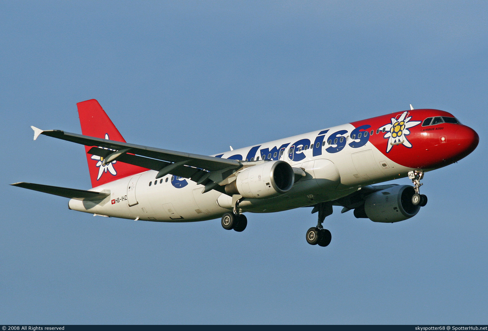 Photo of HB-IHZ - Airbus A320-214 operated by Edelweiss Air