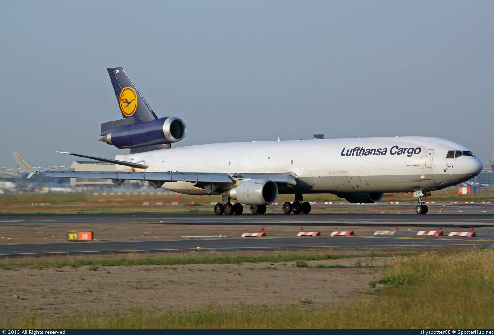 Photo of D-ALCH - McDonnell Douglas MD-11(F) operated by Lufthansa Cargo