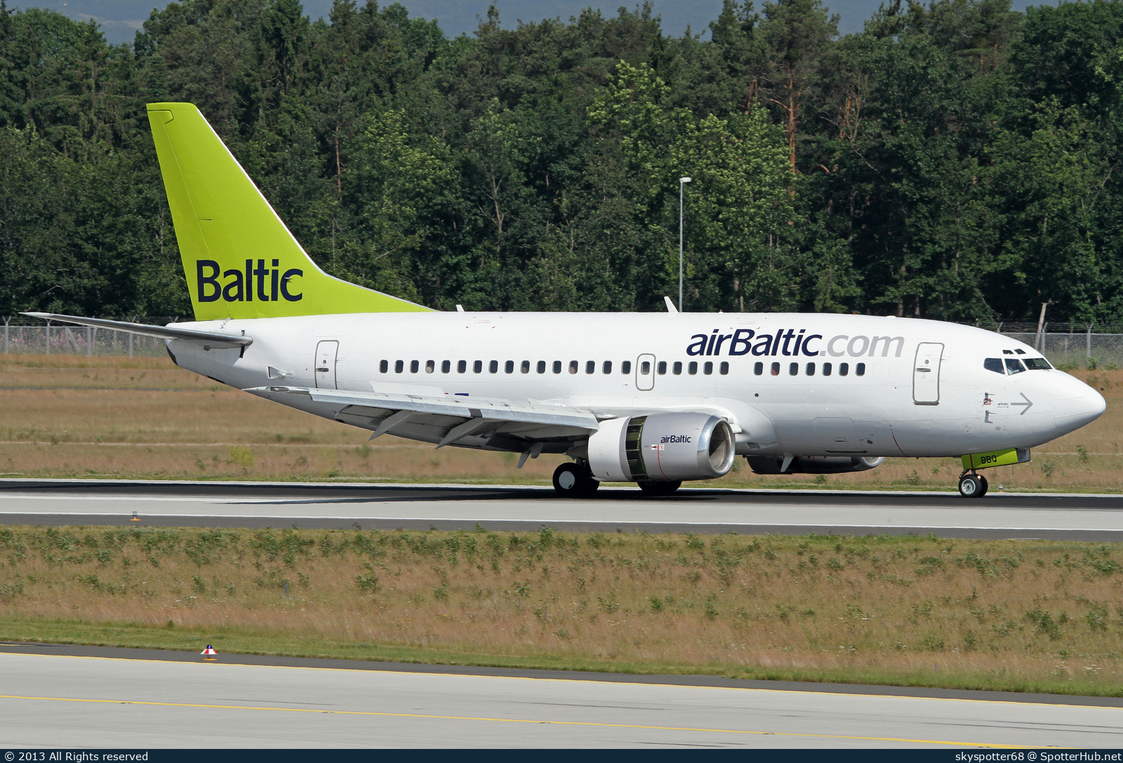 Photo of YL-BBQ - Boeing 737-522 operated by airBaltic