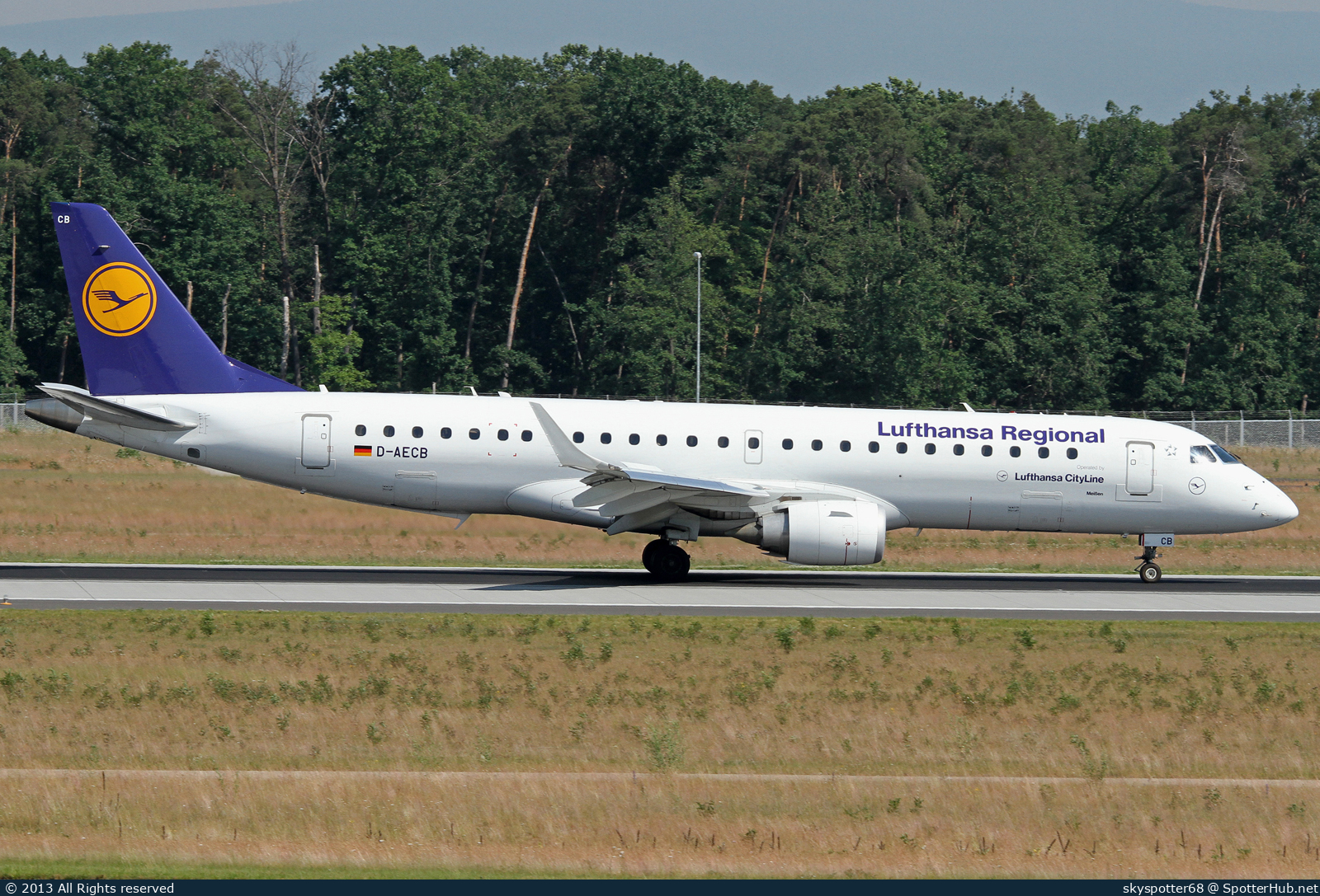 Photo of D-AECB - Embraer ERJ-190LR operated by Lufthansa CityLine