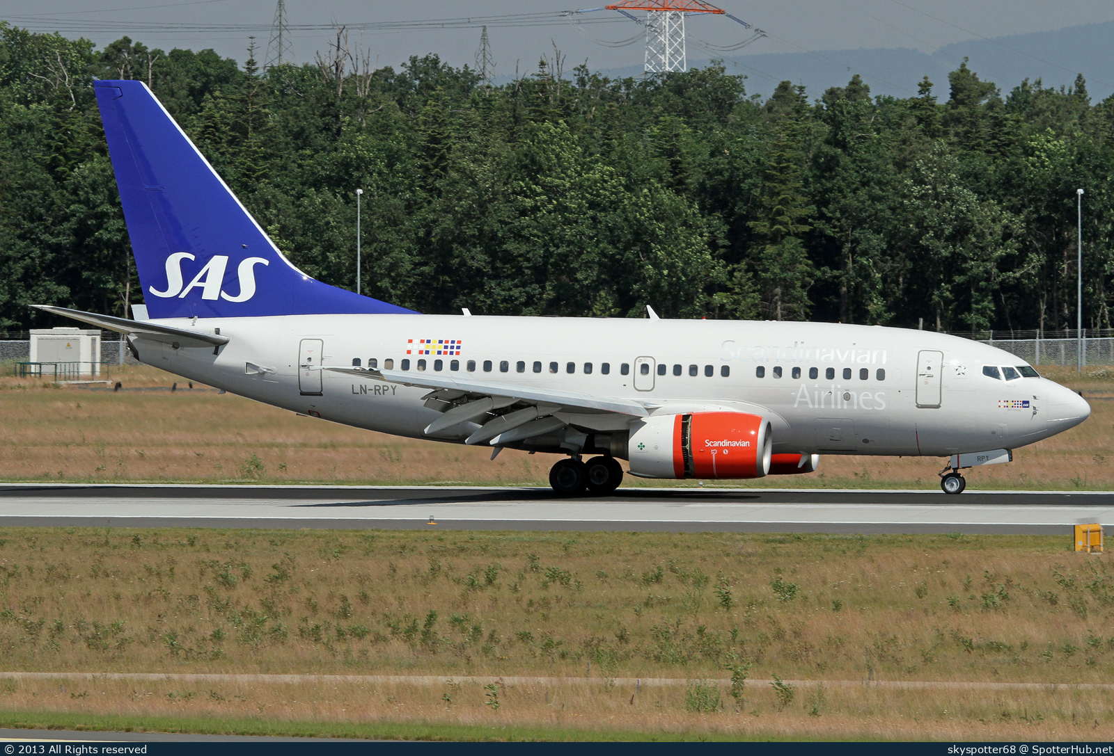 Photo of LN-RPY - Boeing 737-683 operated by SAS Scandinavian Airlines
