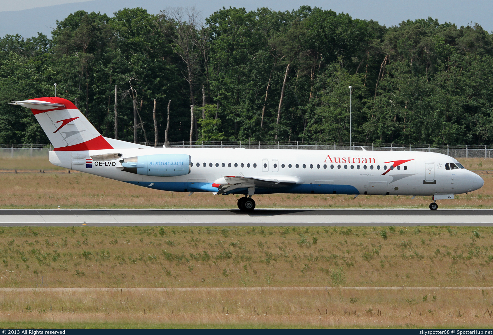 Photo of OE-LVD - Fokker 100 operated by Austrian Airlines