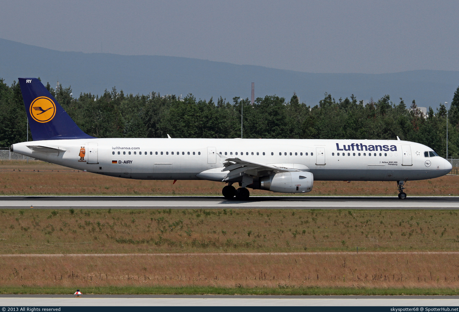 Photo of D-AIRY - Airbus A321-131 operated by Lufthansa