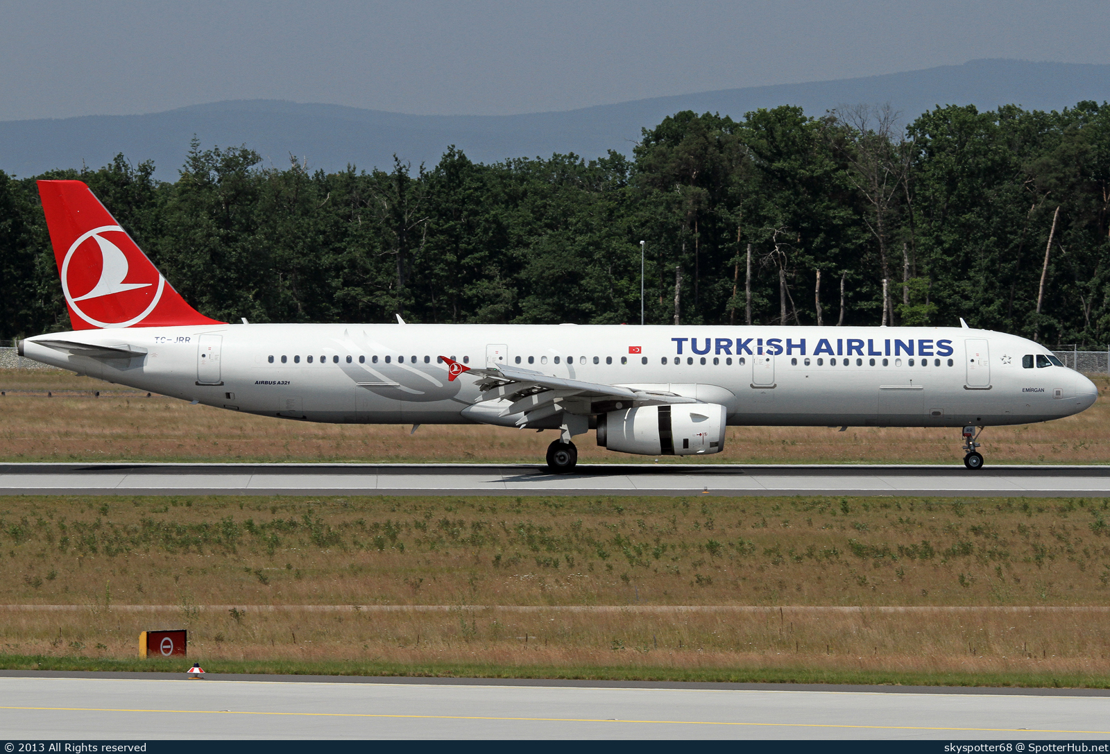 Photo of TC-JRR - Airbus A321-231 operated by Turkish Airlines