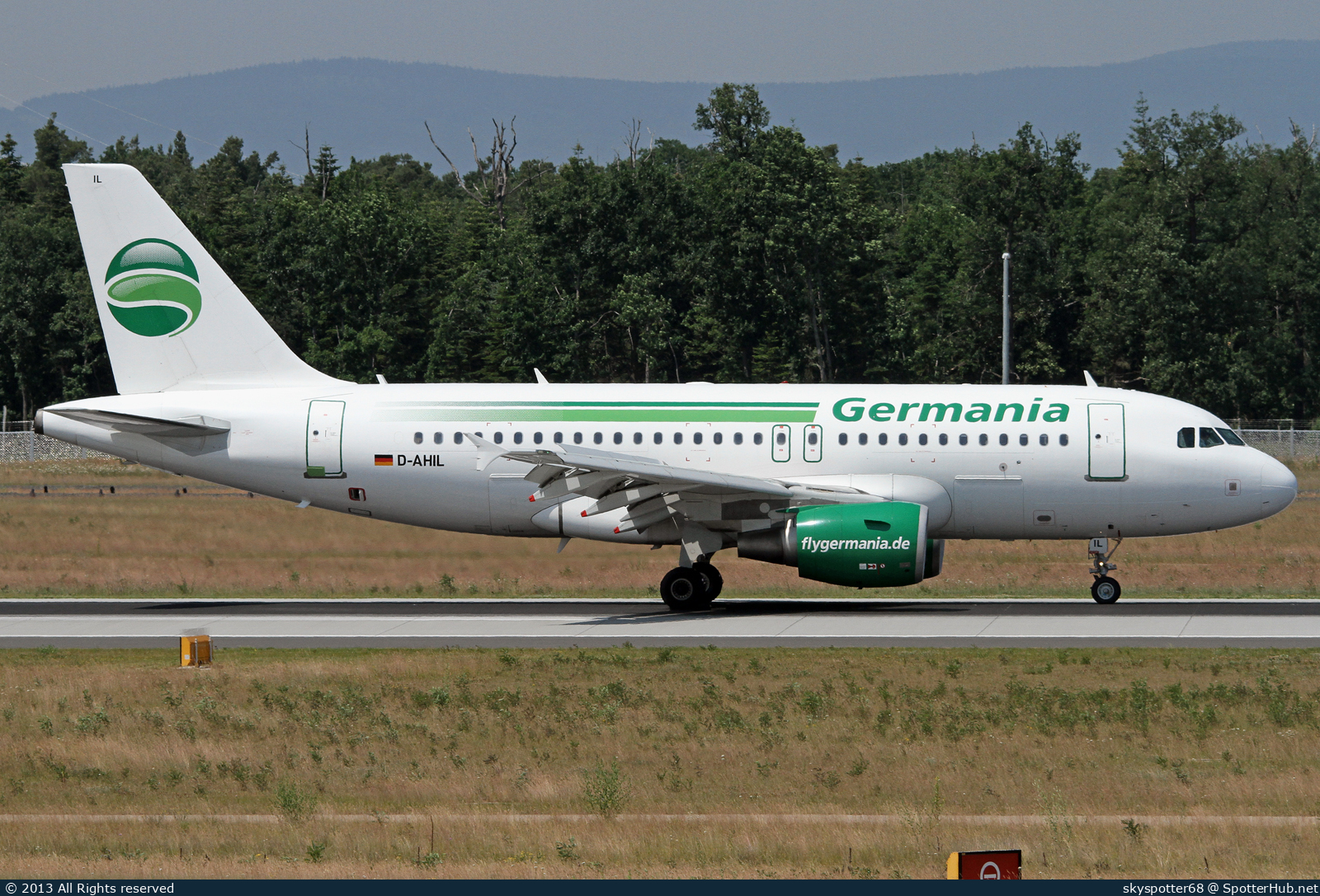 Photo of D-AHIL - Airbus A319-112 operated by Germania