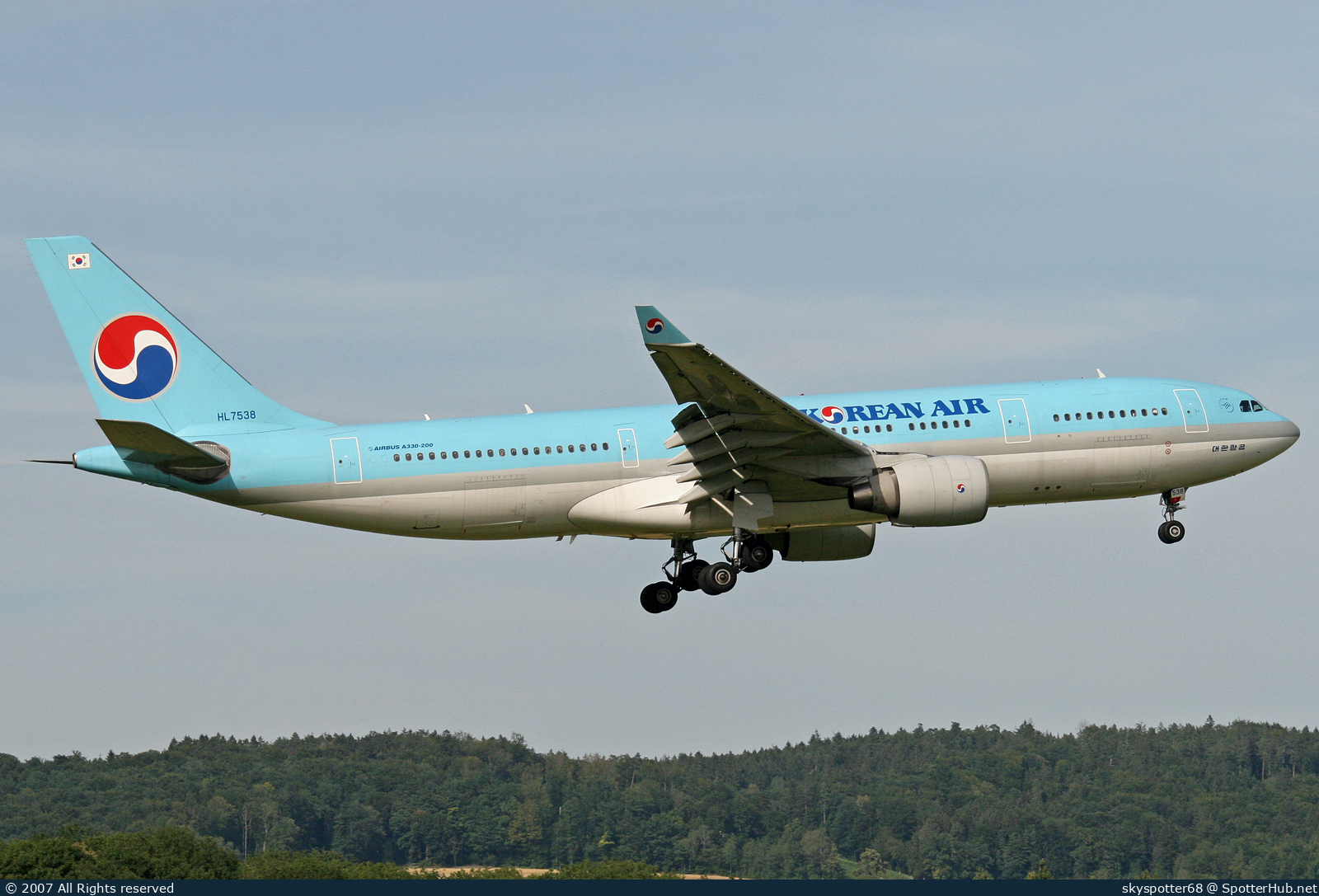 Photo of HL7538 - Airbus A330-223 operated by Korean Air